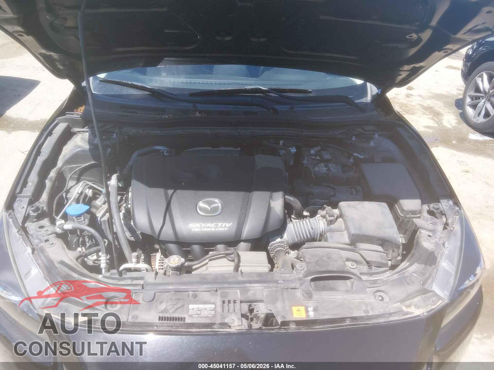 MAZDA MAZDA3 2018 - 3MZBN1U79JM228551