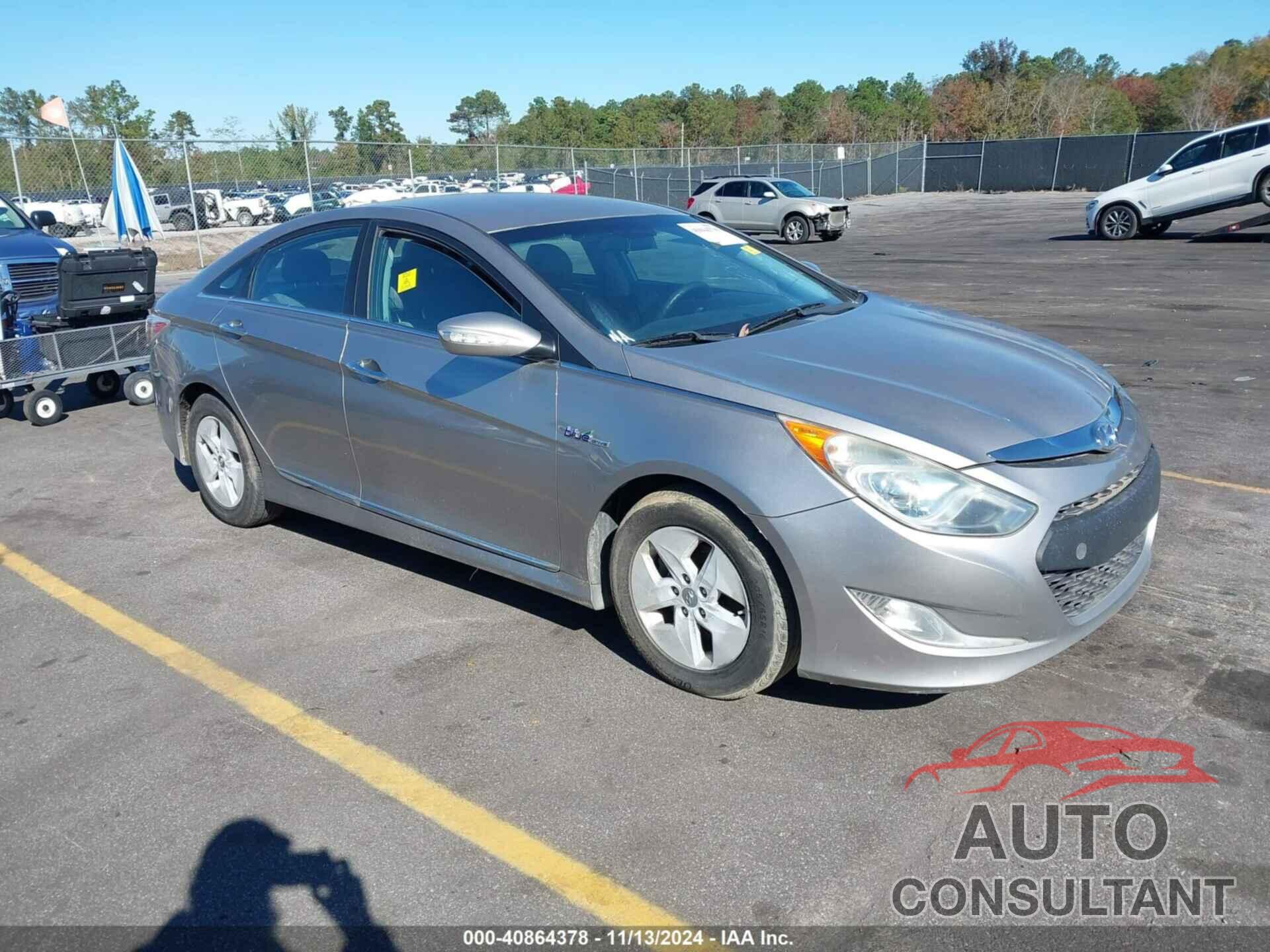 HYUNDAI SONATA HYBRID 2011 - KMHEC4A42BA005005