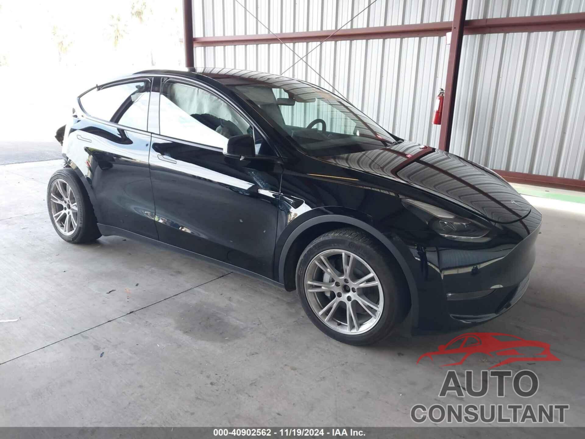 TESLA MODEL Y 2023 - 7SAYGAEE0PF741157