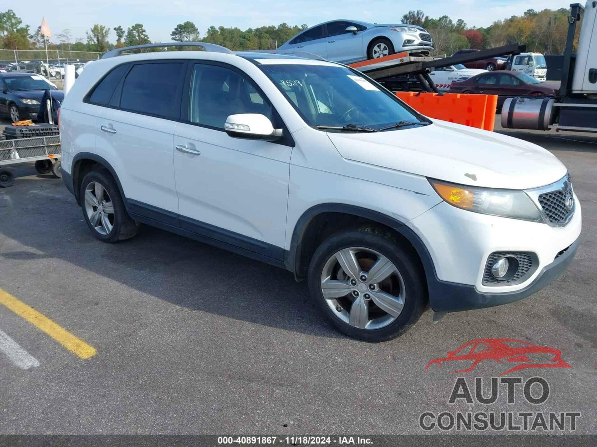 KIA SORENTO 2013 - 5XYKU4A21DG392927