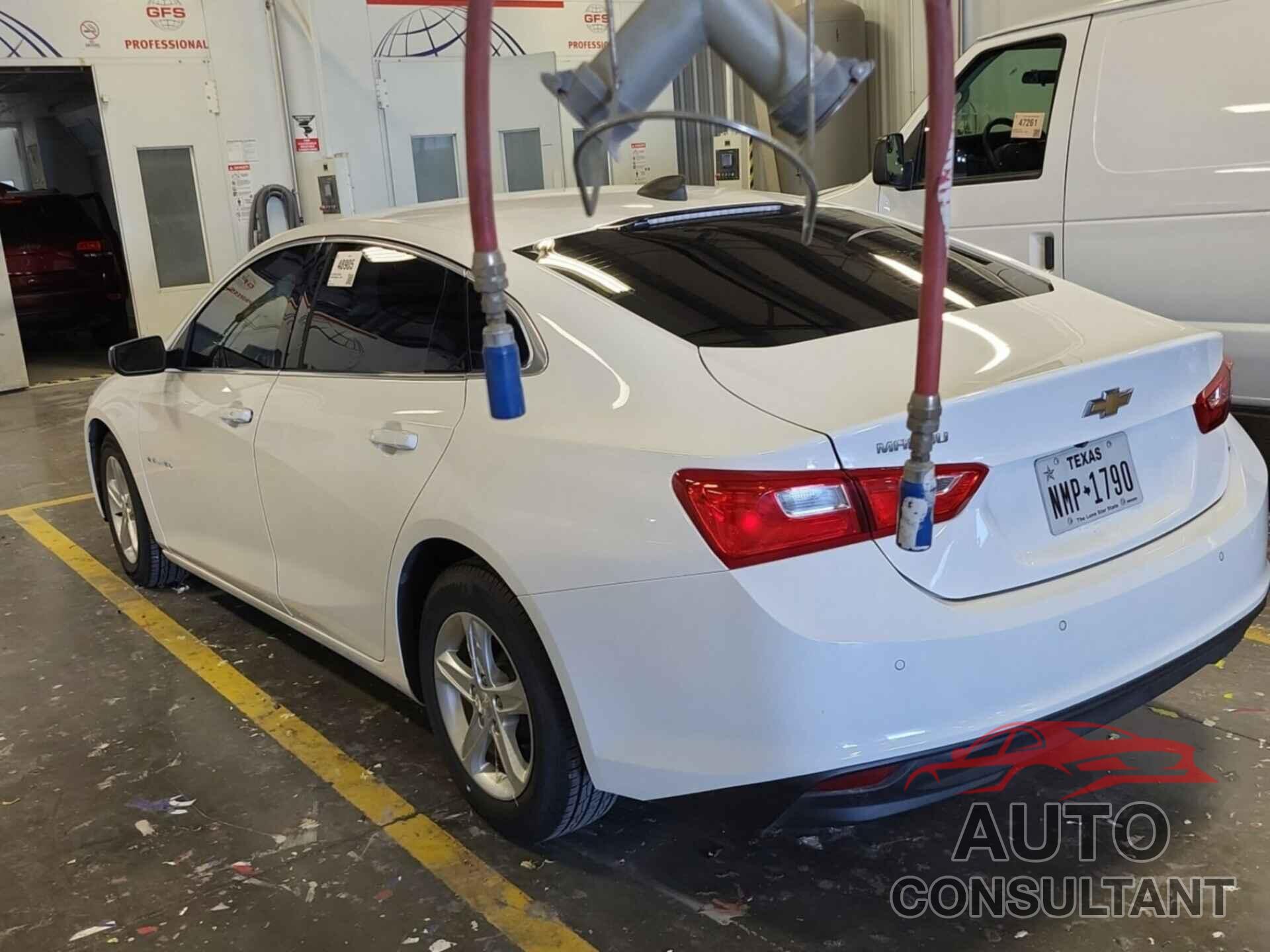 CHEVROLET MALIBU 2020 - 1G1ZC5ST5LF084765