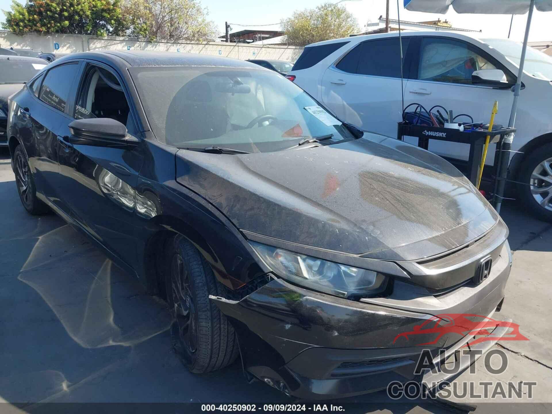 HONDA CIVIC 2018 - 2HGFC2F79JH608275
