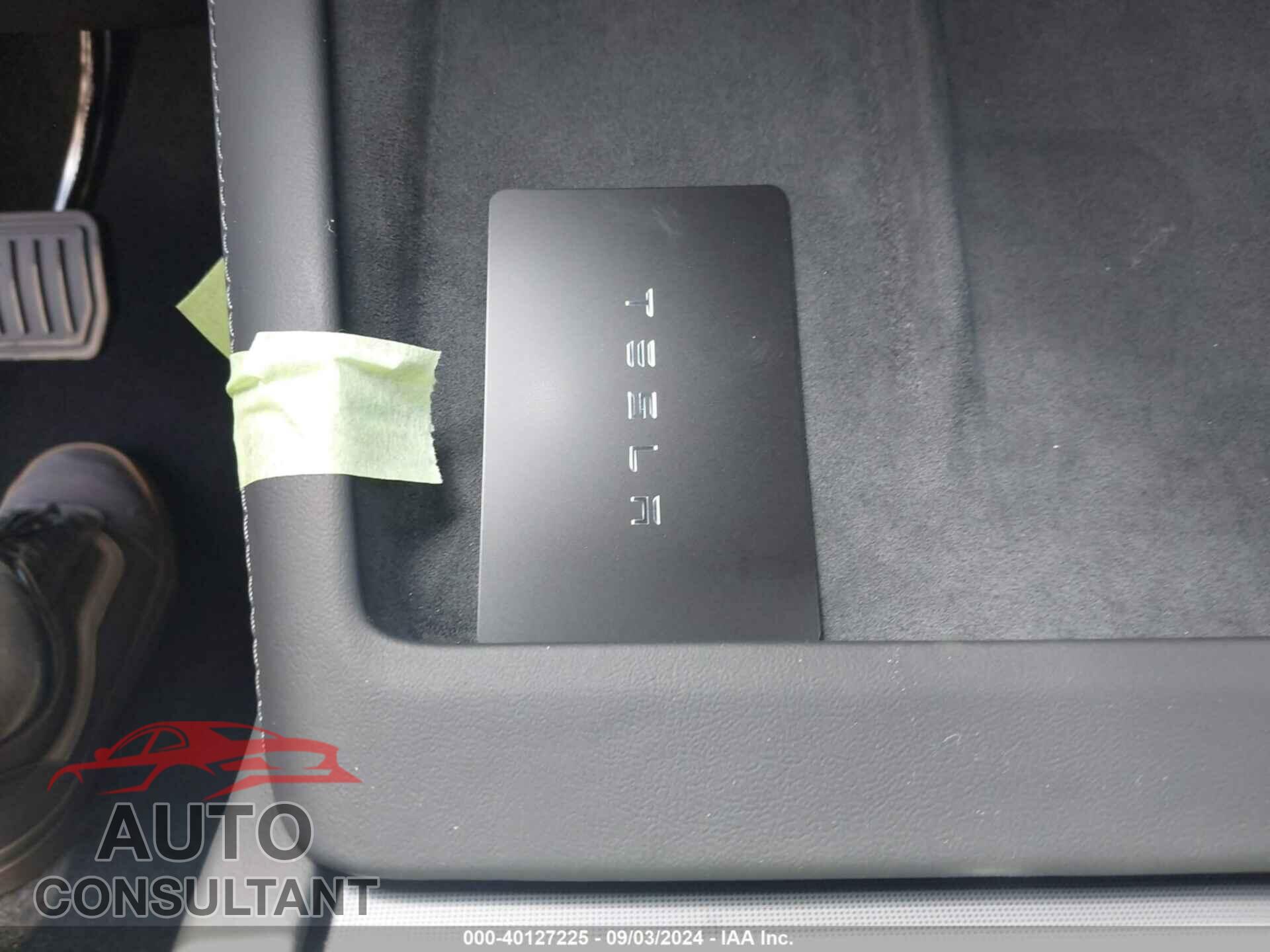 TESLA MODEL 3 2024 - 5YJ3E1EA3RF815264