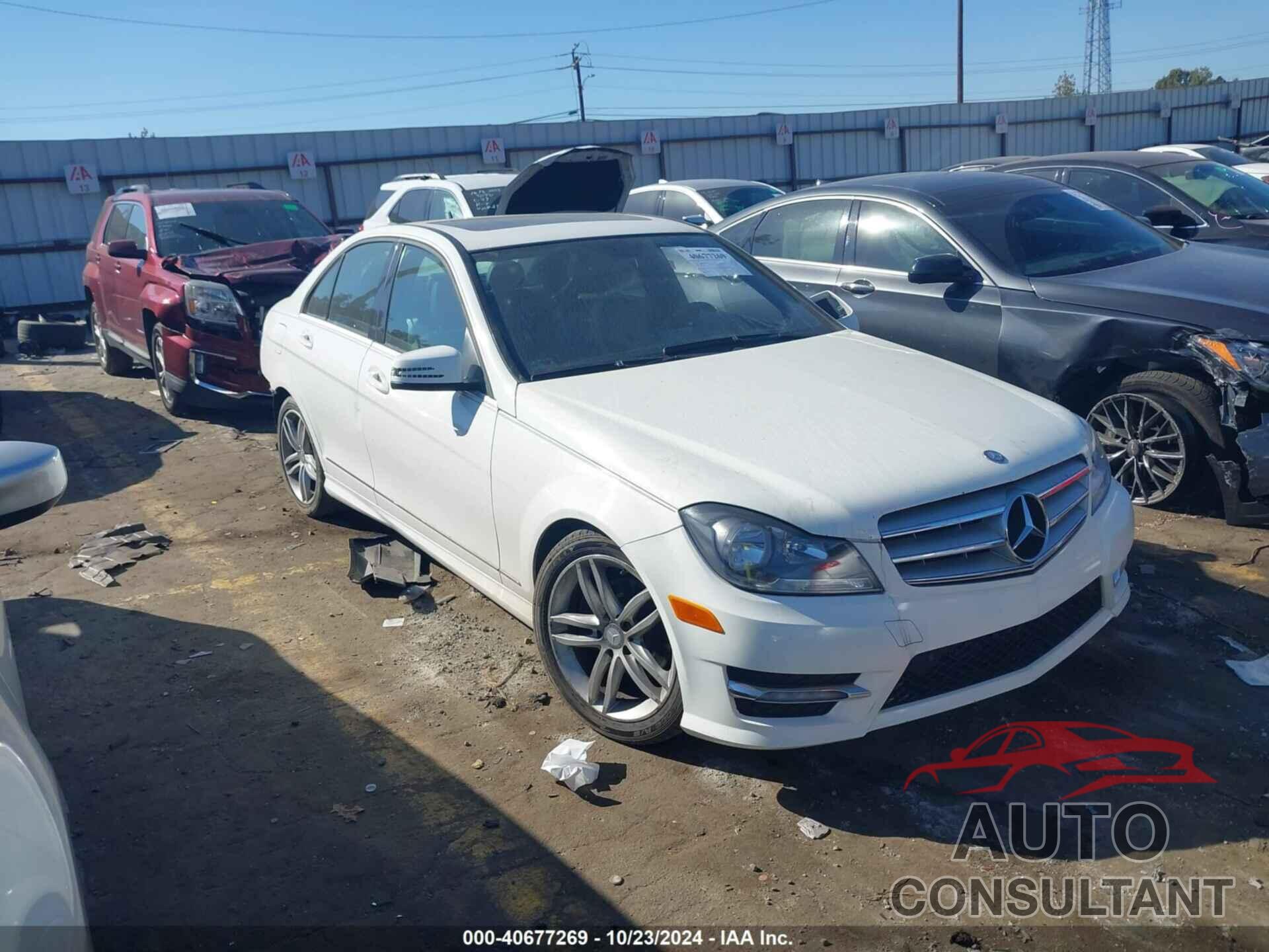 MERCEDES-BENZ C 250 2013 - WDDGF4HBXDA781545