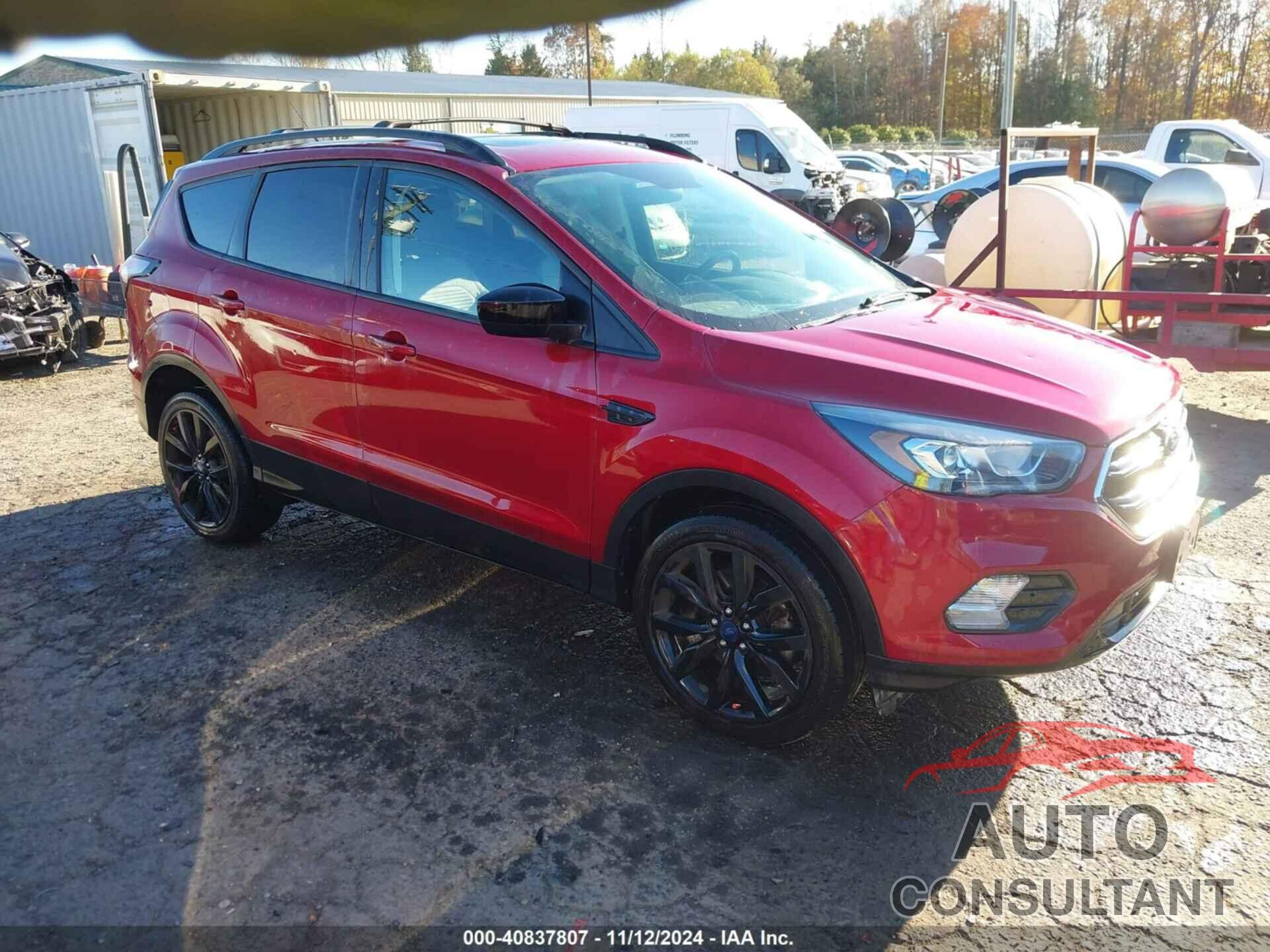 FORD ESCAPE 2017 - 1FMCU9G99HUE30703