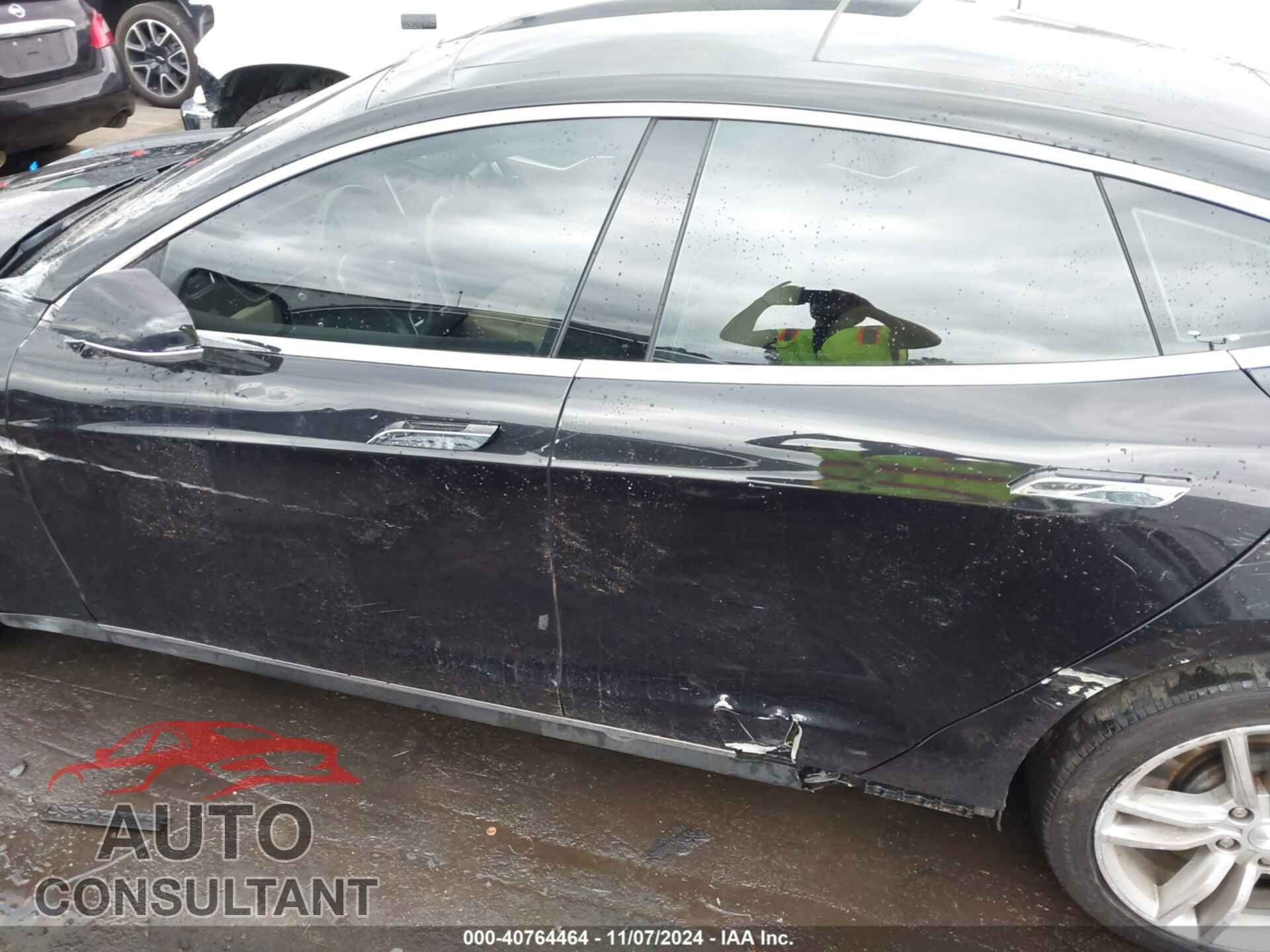 TESLA MODEL S 2015 - 5YJSA1E28FF102694