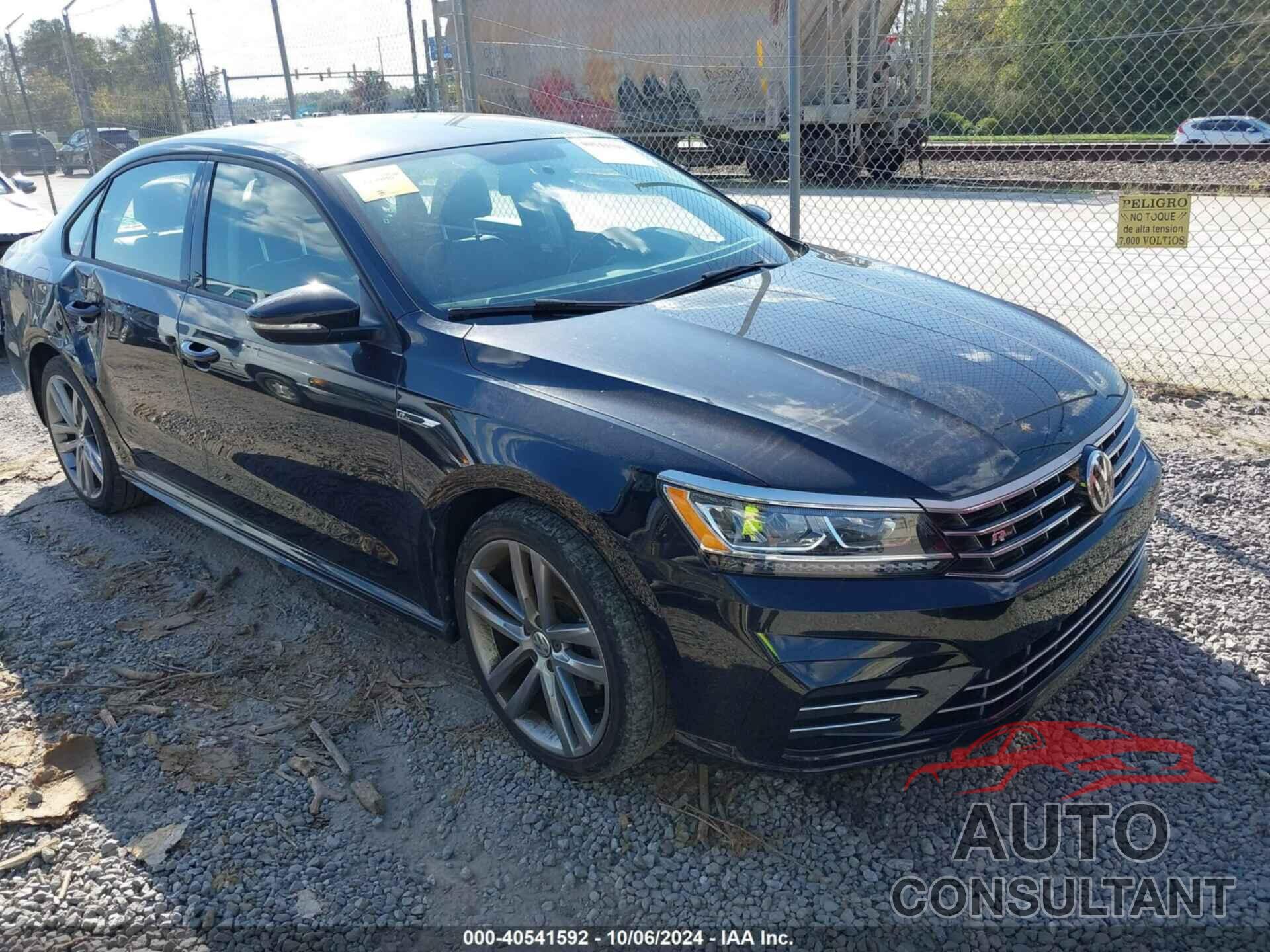 VOLKSWAGEN PASSAT 2018 - 1VWAA7A35JC017988