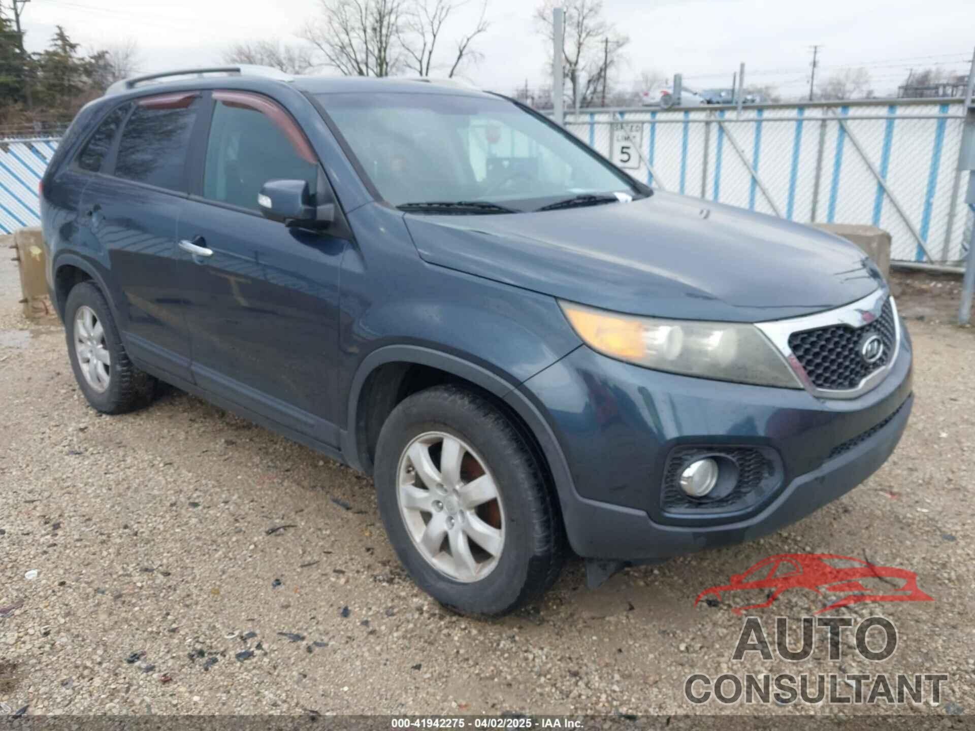 KIA SORENTO 2011 - 5XYKT3A14BG082532