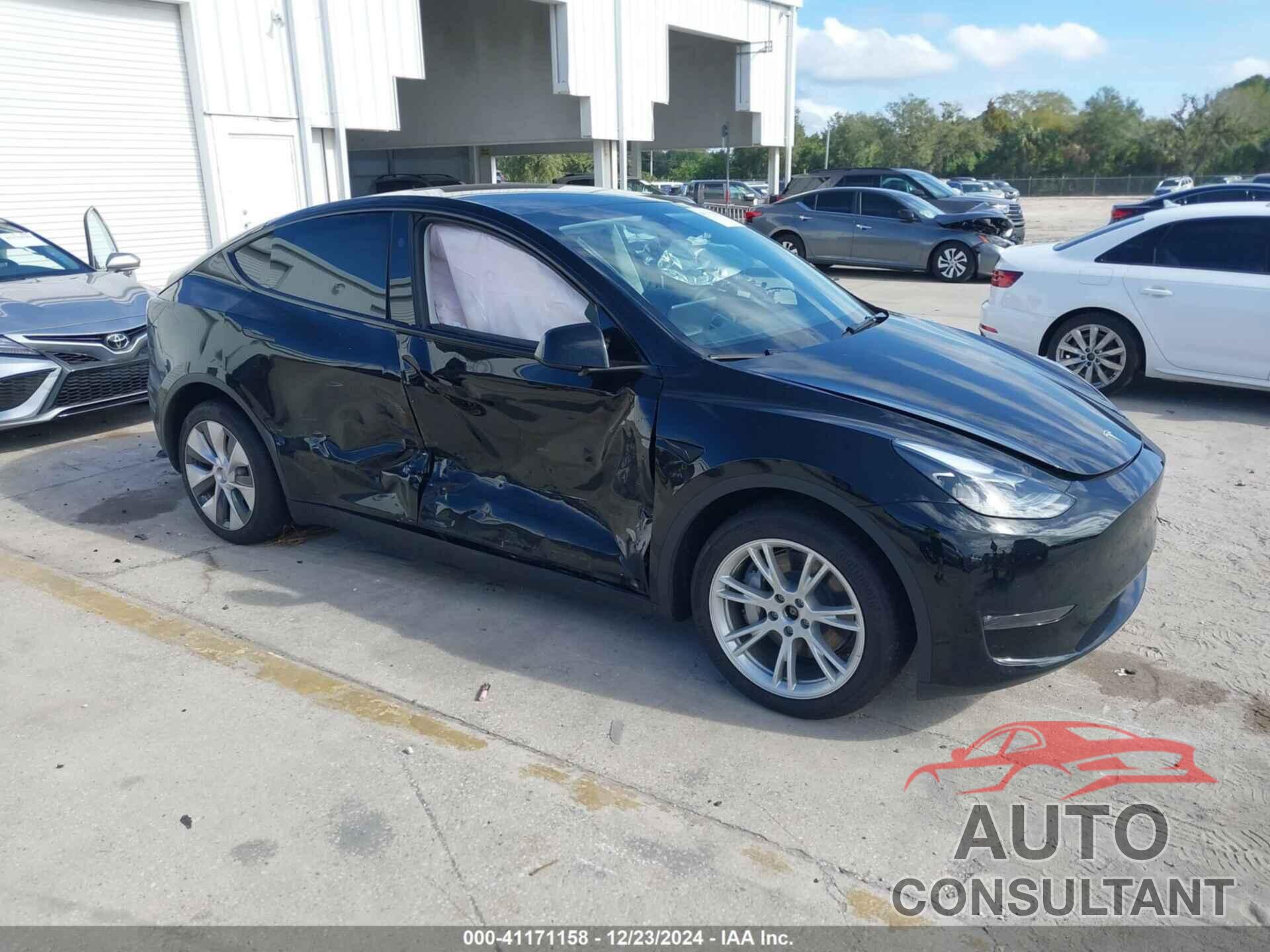 TESLA MODEL Y 2023 - 7SAYGDEE7PA189624