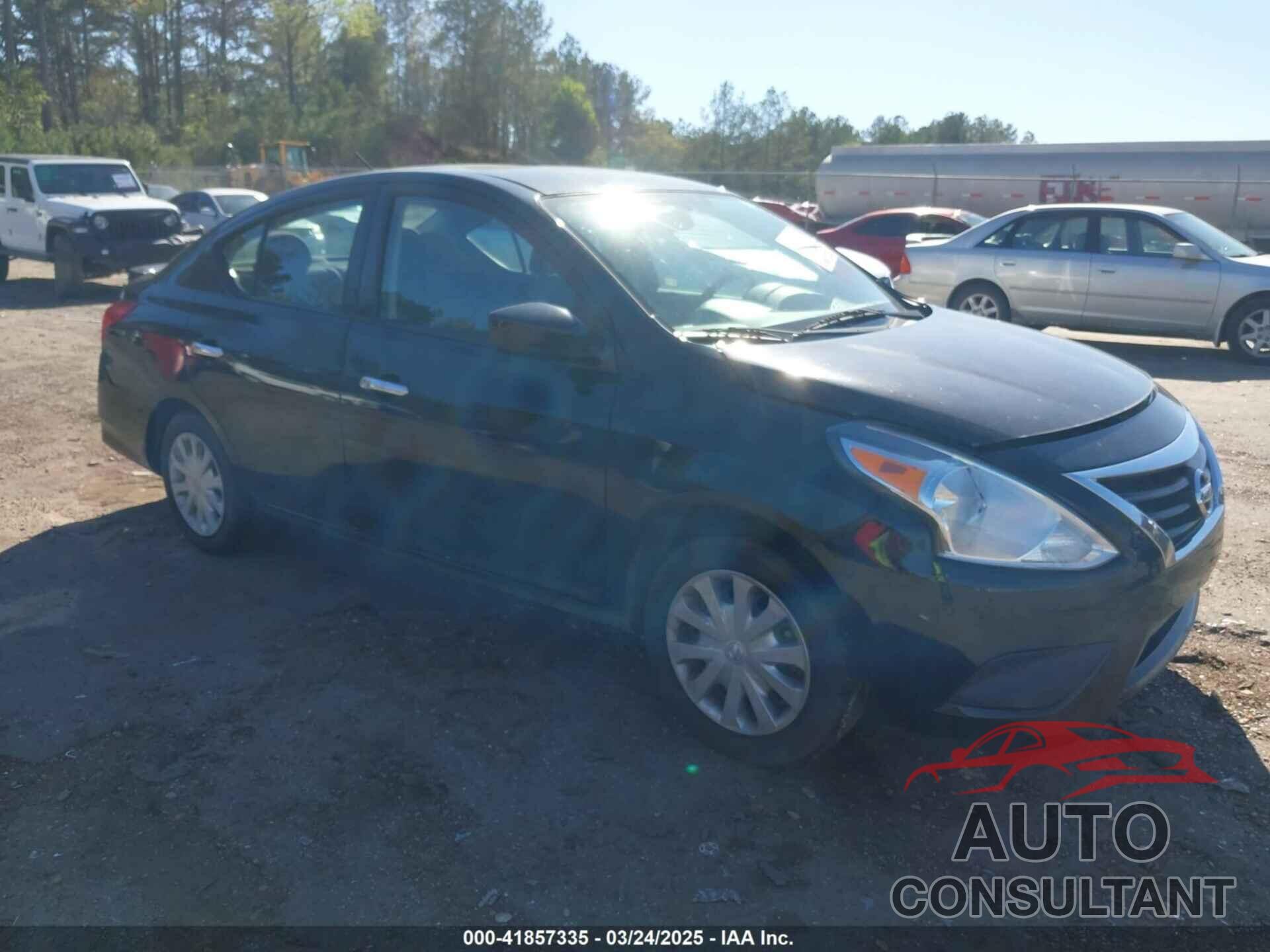 NISSAN VERSA 2018 - 3N1CN7AP0JL808536