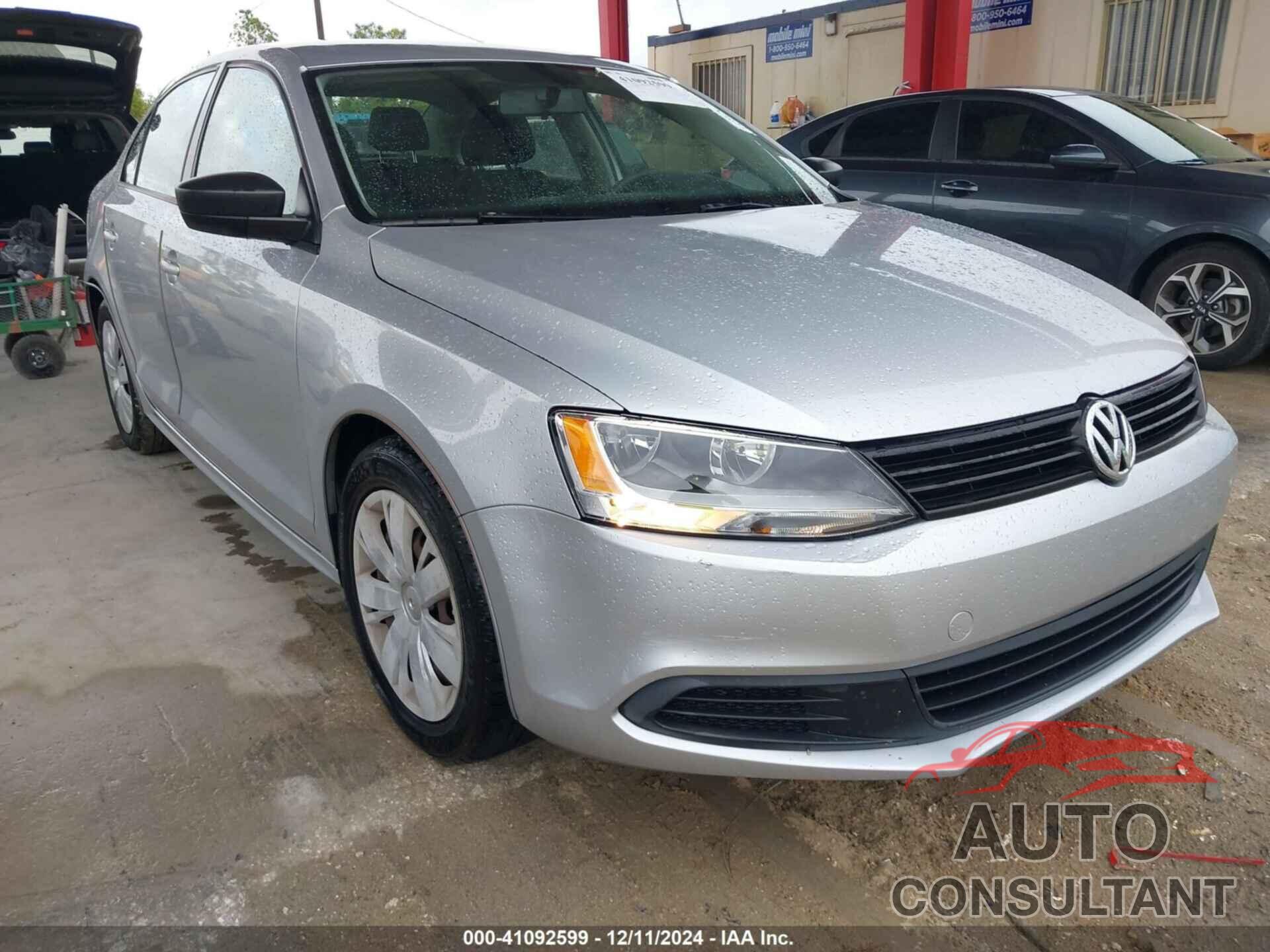 VOLKSWAGEN JETTA 2011 - 3VW2K7AJ1BM018152