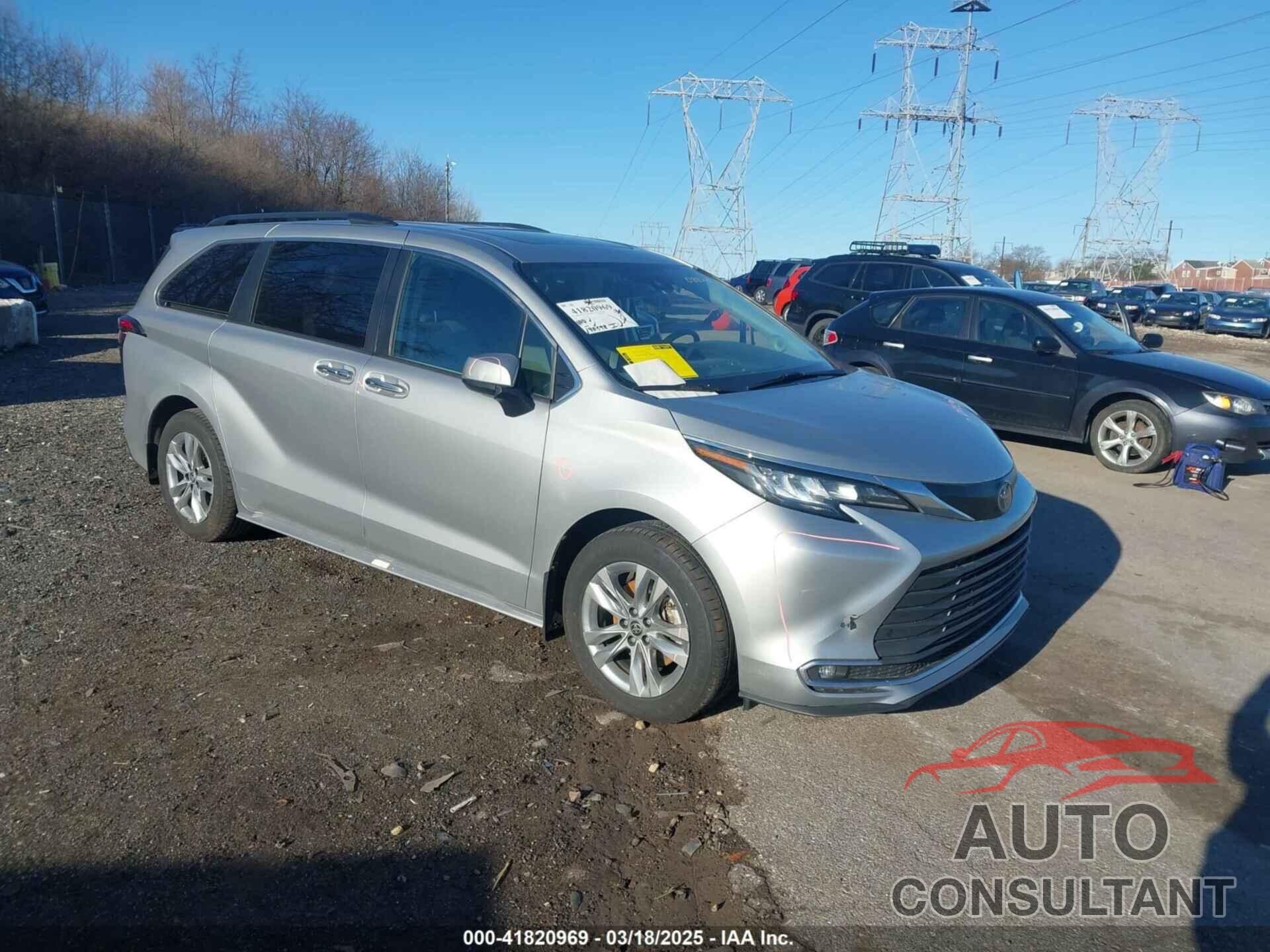 TOYOTA SIENNA 2022 - 5TDJRKEC9NS088219