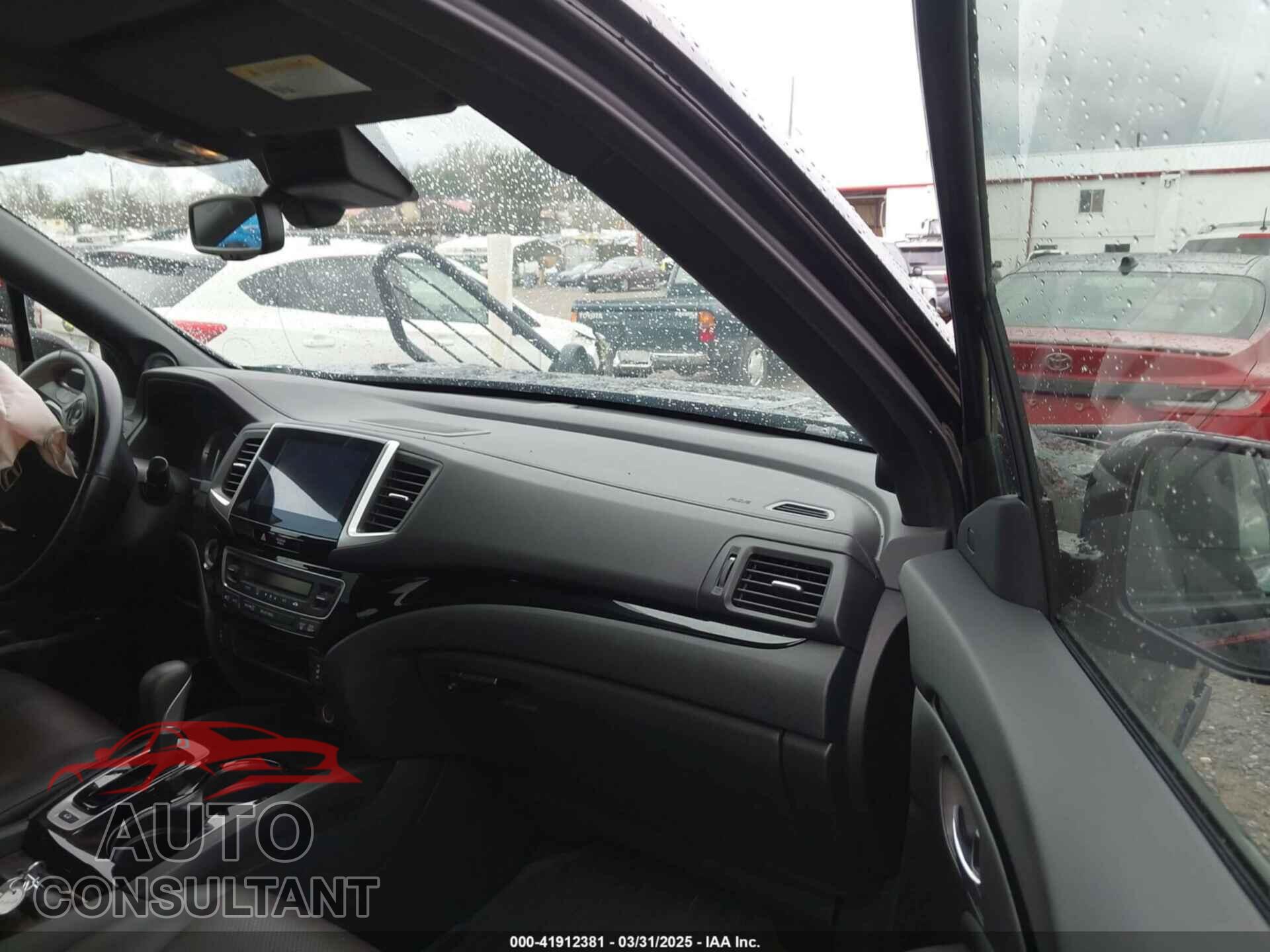 HONDA RIDGELINE 2017 - 5FPYK3F83HB009159