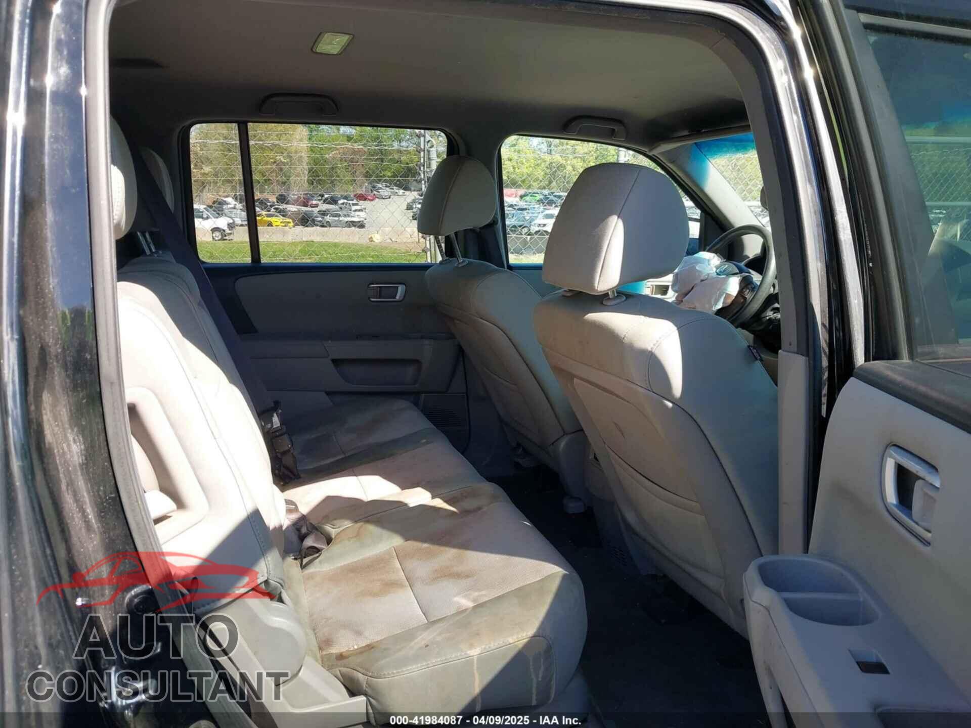 HONDA PILOT 2014 - 5FNYF4H45EB039577