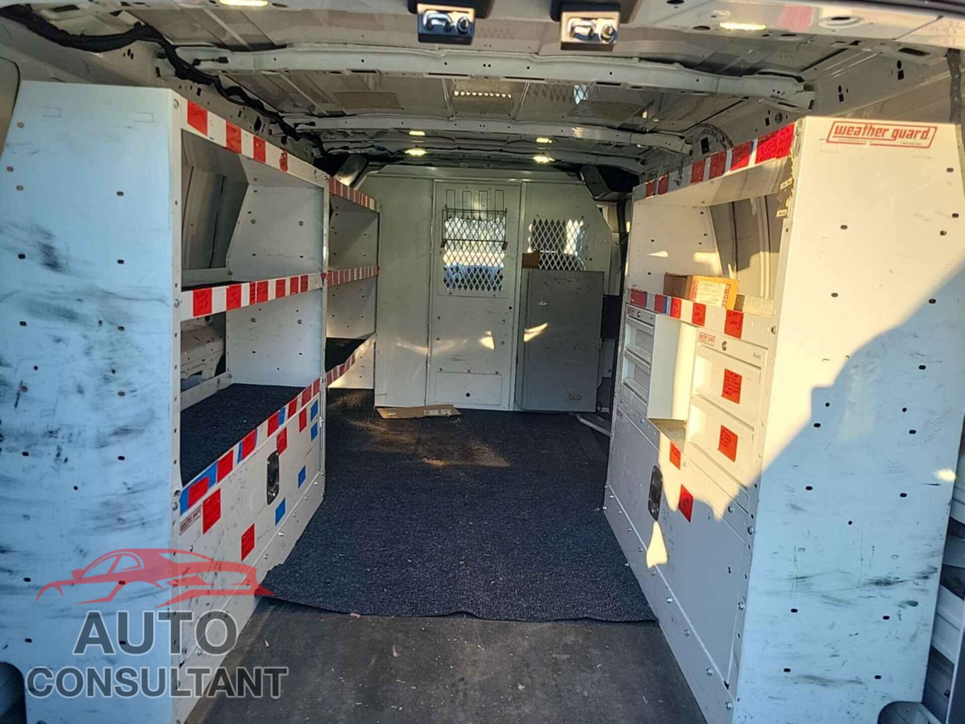 FORD TRANSIT-150 2015 - 1FTNE2YM7FKB32437