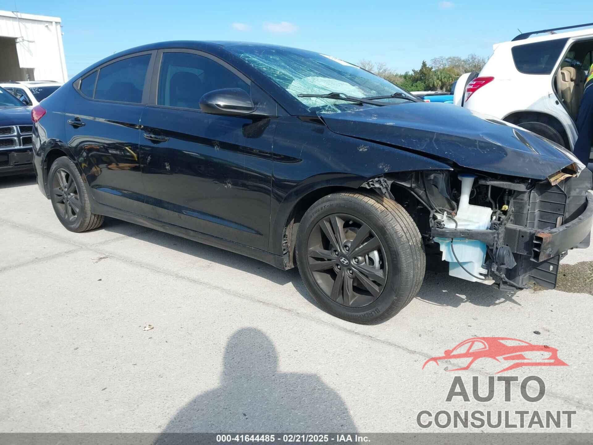 HYUNDAI ELANTRA 2017 - KMHD84LF6HU104395