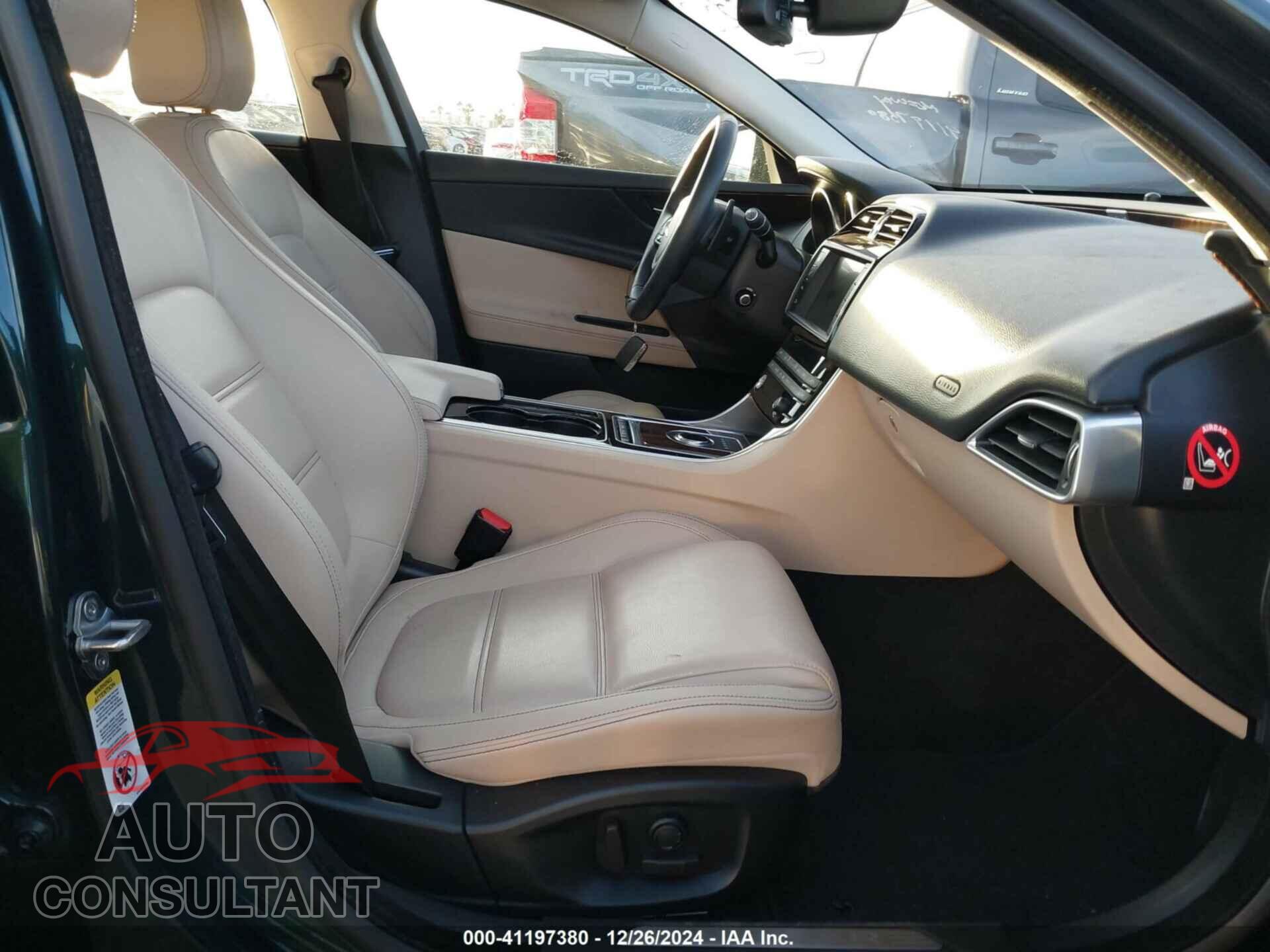 JAGUAR XE 2017 - SAJAE4BG3HA951226