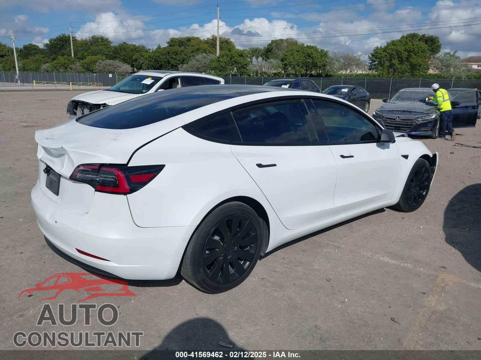 TESLA MODEL 3 2021 - 5YJ3E1EA5MF853684