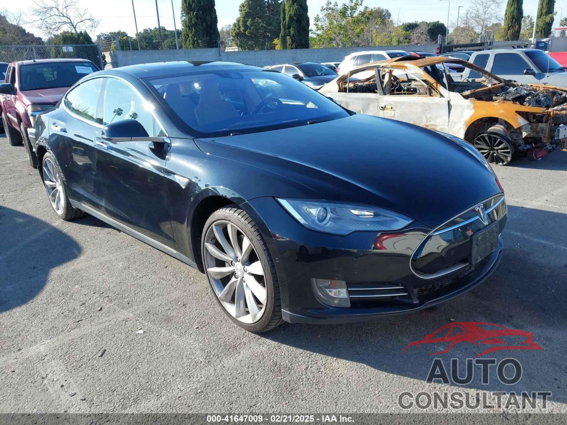 TESLA MODEL S 2015 - 5YJSA1E26FF109238
