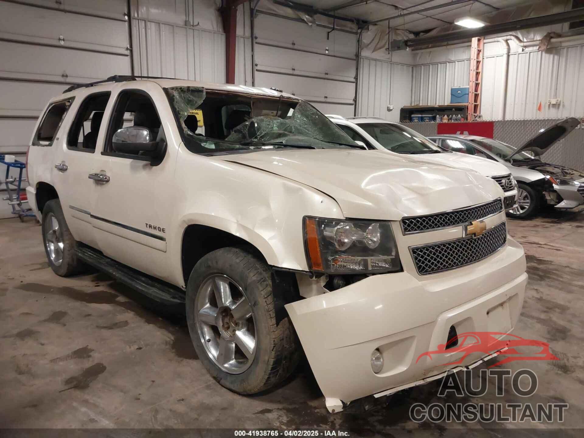 CHEVROLET TAHOE 2013 - 1GNSKCE04DR198328