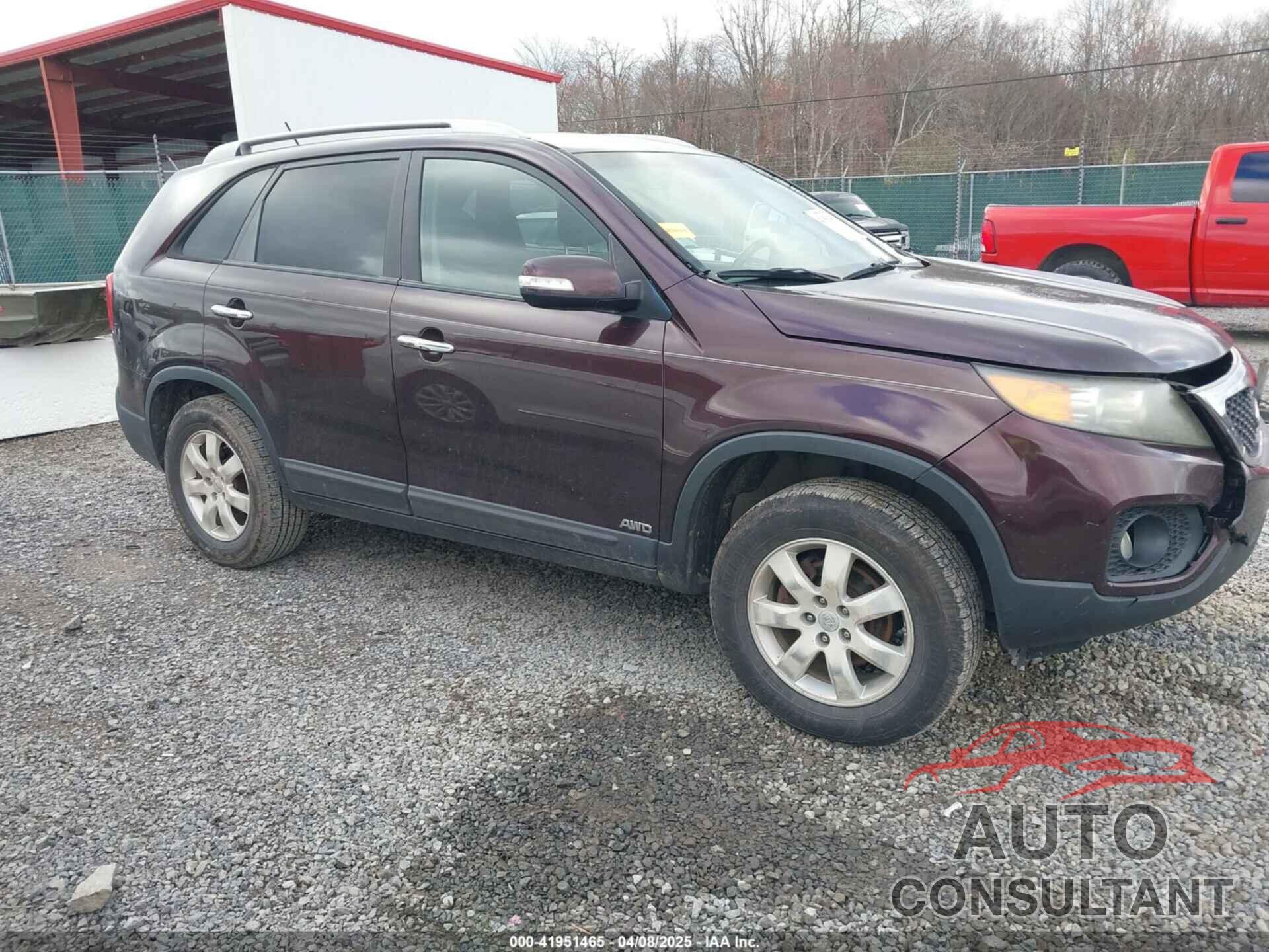 KIA SORENTO 2011 - 5XYKTCA10BG112609