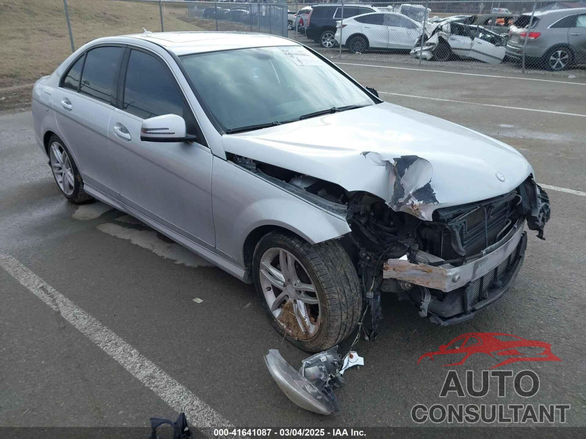 MERCEDES-BENZ C 250 2013 - WDDGF4HB8DG097235