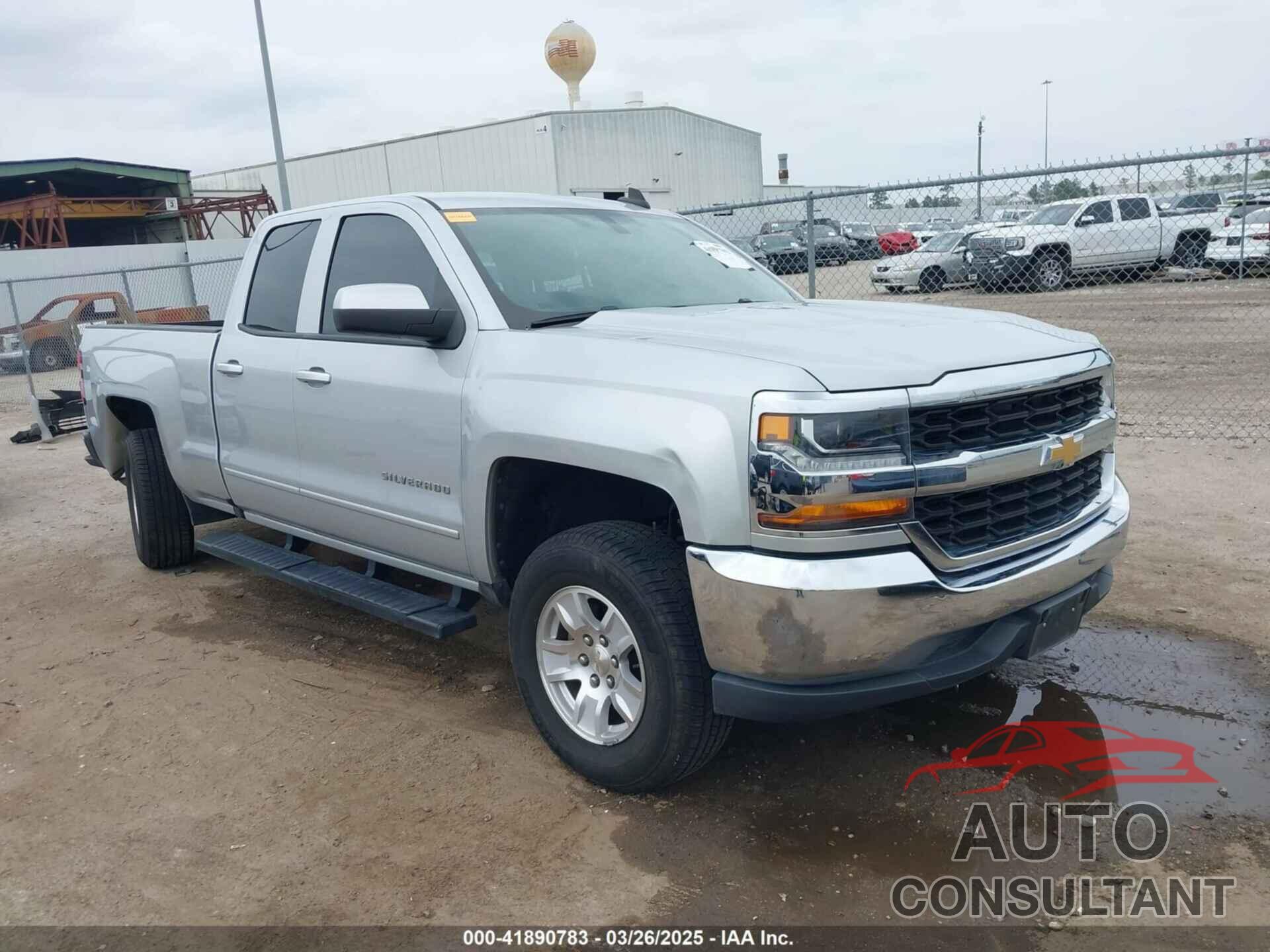 CHEVROLET SILVERADO 1500 2018 - 1GCRCREH8JZ299588