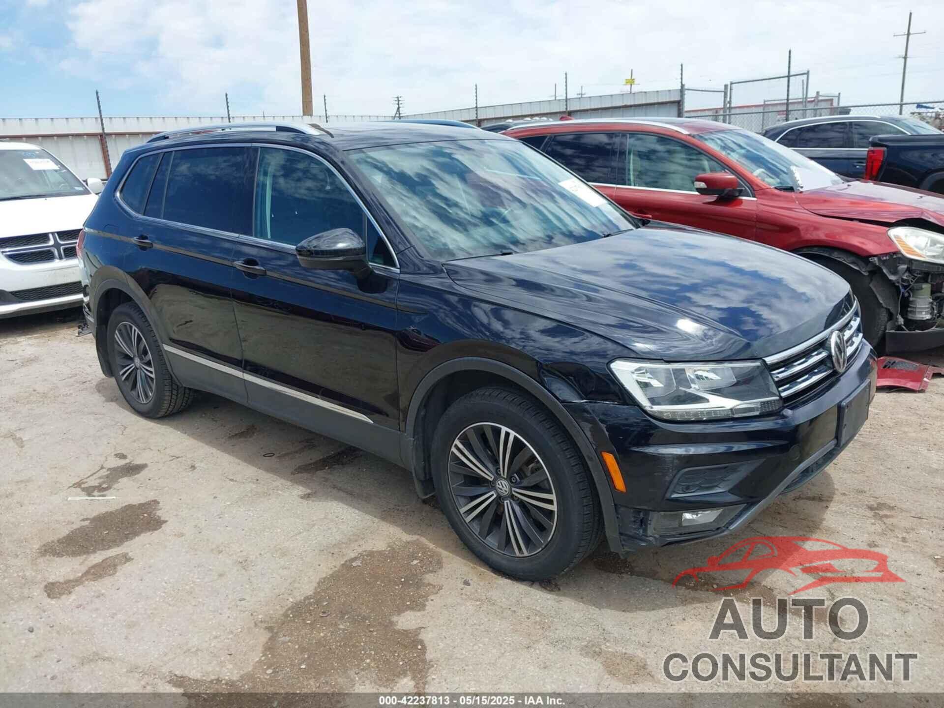 VOLKSWAGEN TIGUAN 2019 - 3VV3B7AX0KM064326