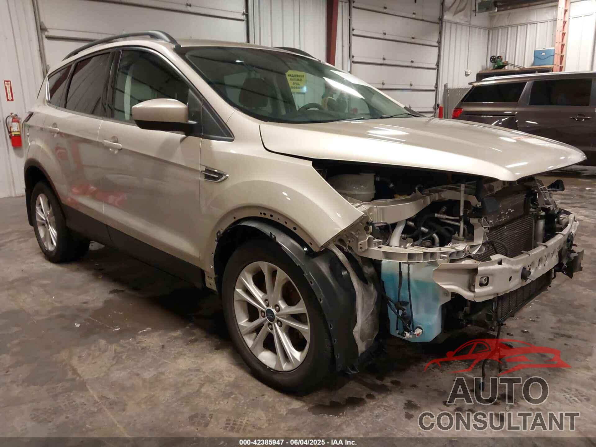 FORD ESCAPE 2017 - 1FMCU0GD5HUD25589