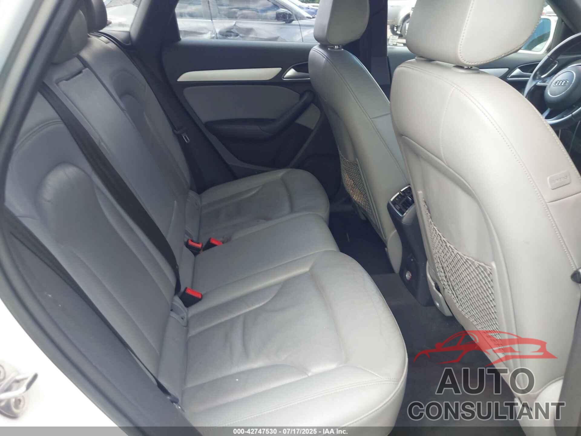 AUDI Q3 2018 - WA1BCCFS1JR012255
