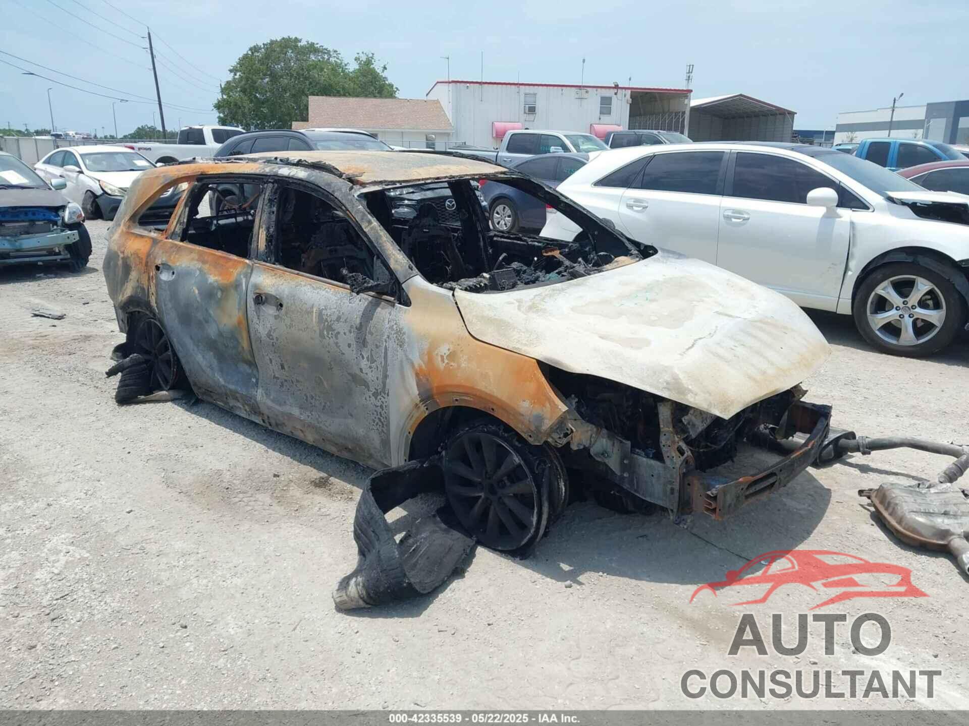 KIA SORENTO 2017 - 5XYPG4A37HG214564