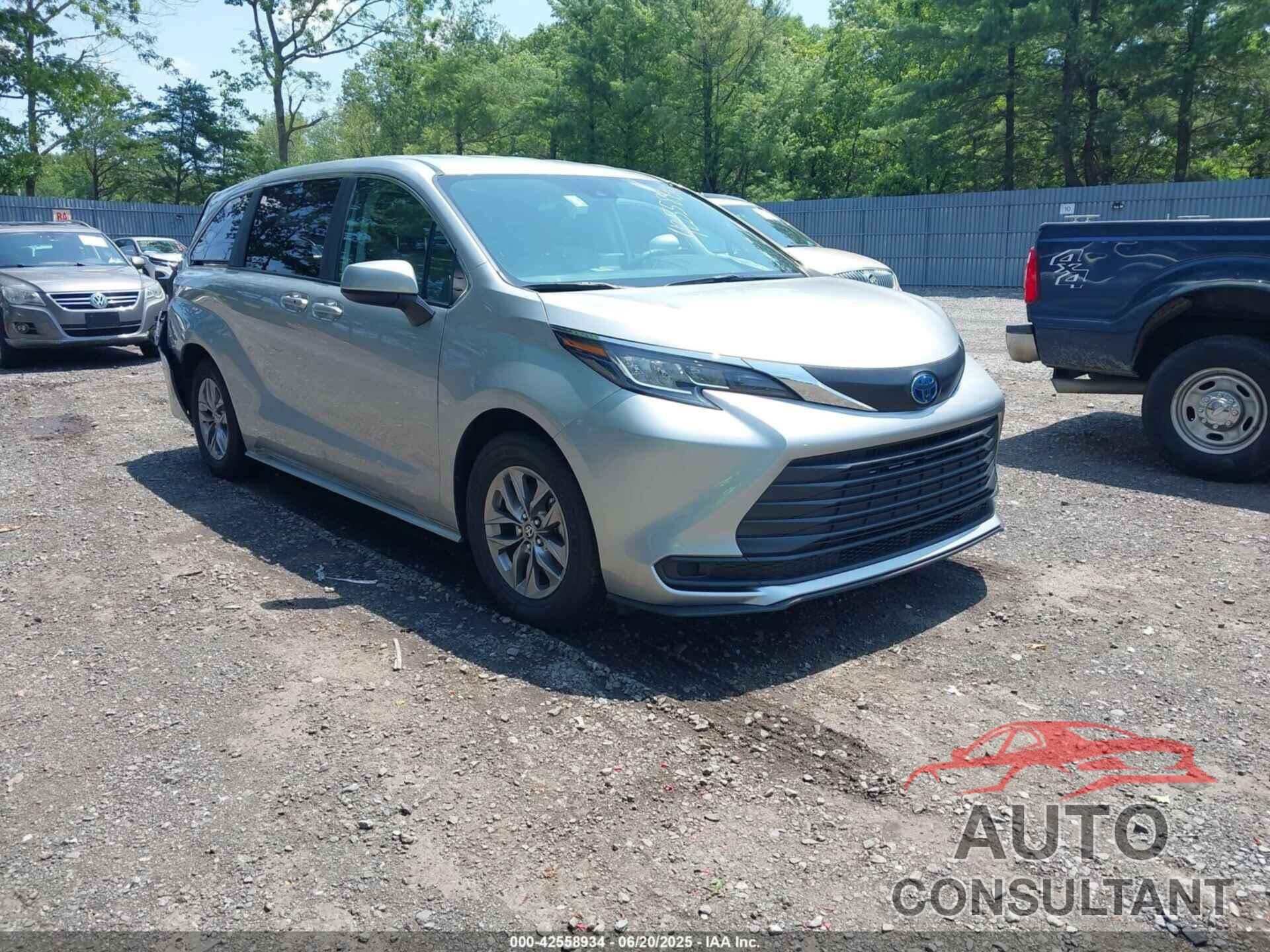 TOYOTA SIENNA 2023 - 5TDKRKEC6PS152353