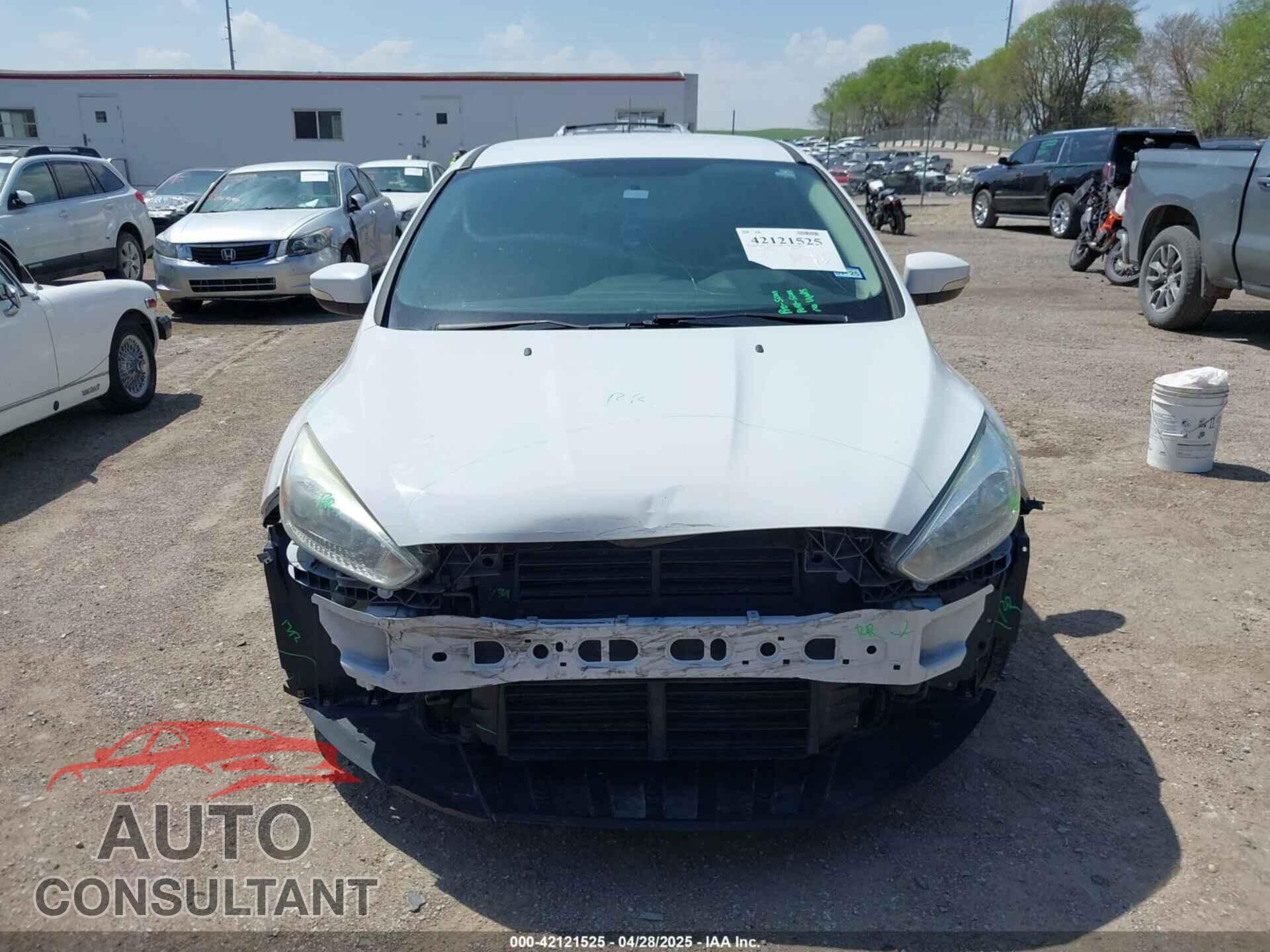 FORD FOCUS 2017 - 1FADP3K28HL217843
