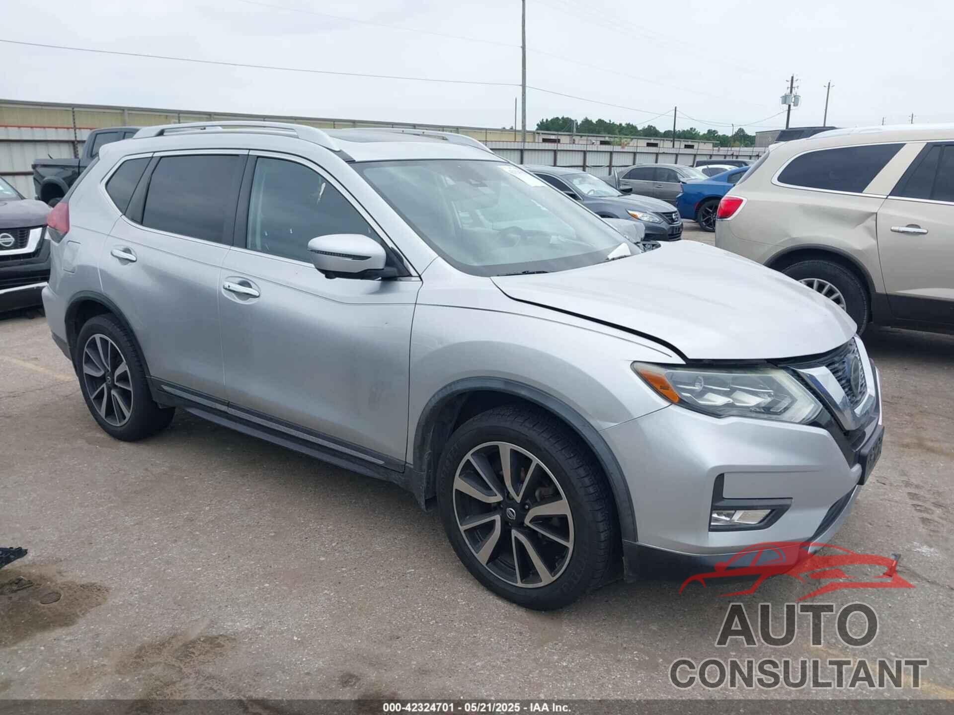 NISSAN ROGUE 2018 - JN8AT2MV5JW321001