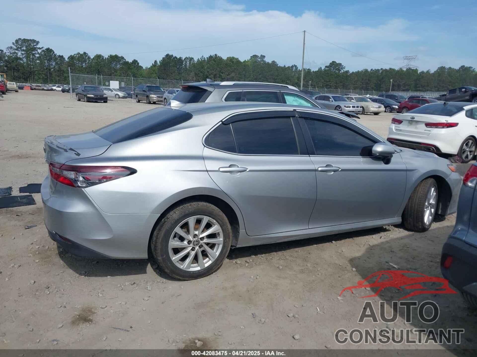 TOYOTA CAMRY 2021 - 4T1C11AK6MU443408