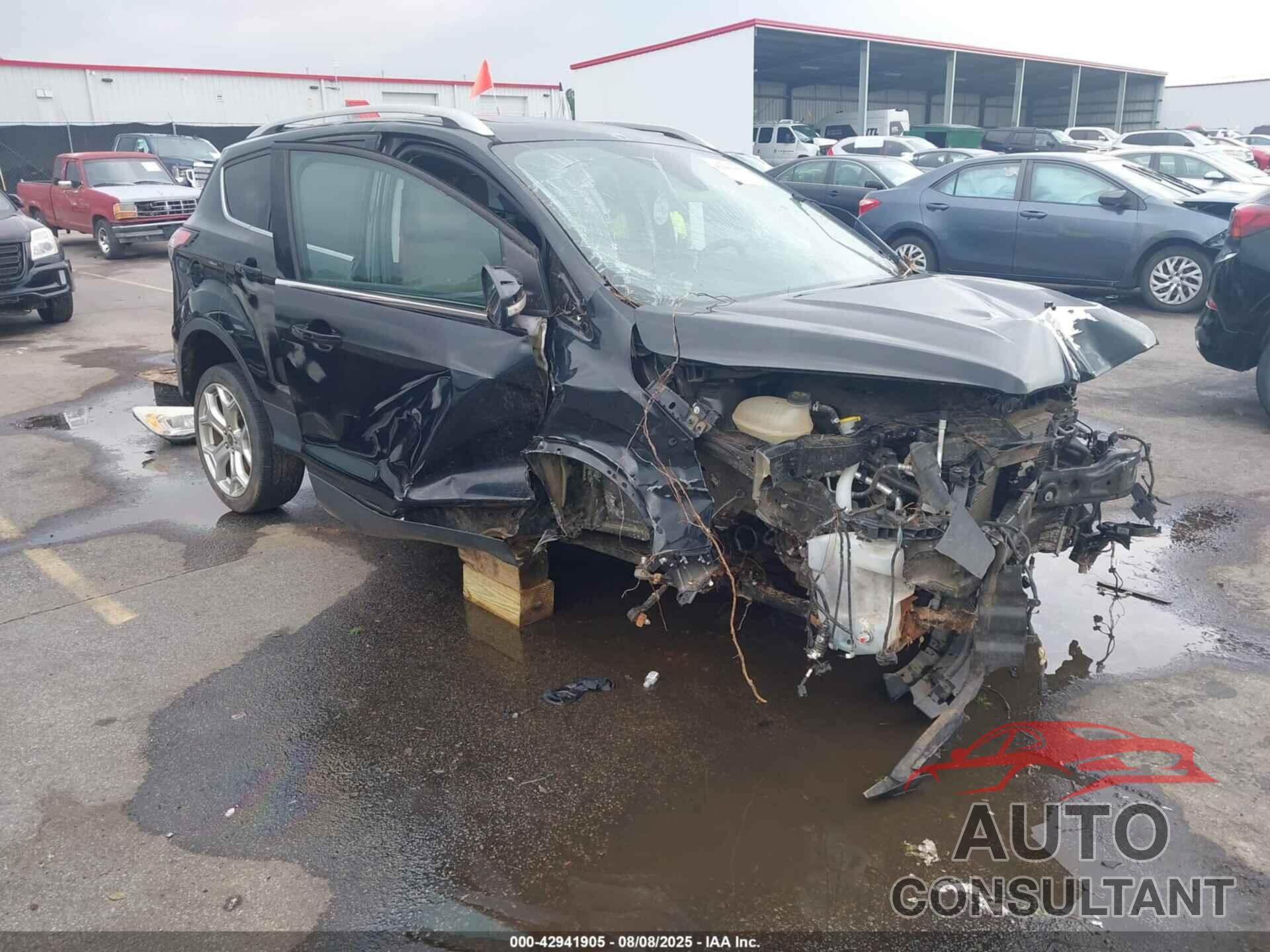 FORD ESCAPE 2017 - 1FMCU0JD5HUC72224