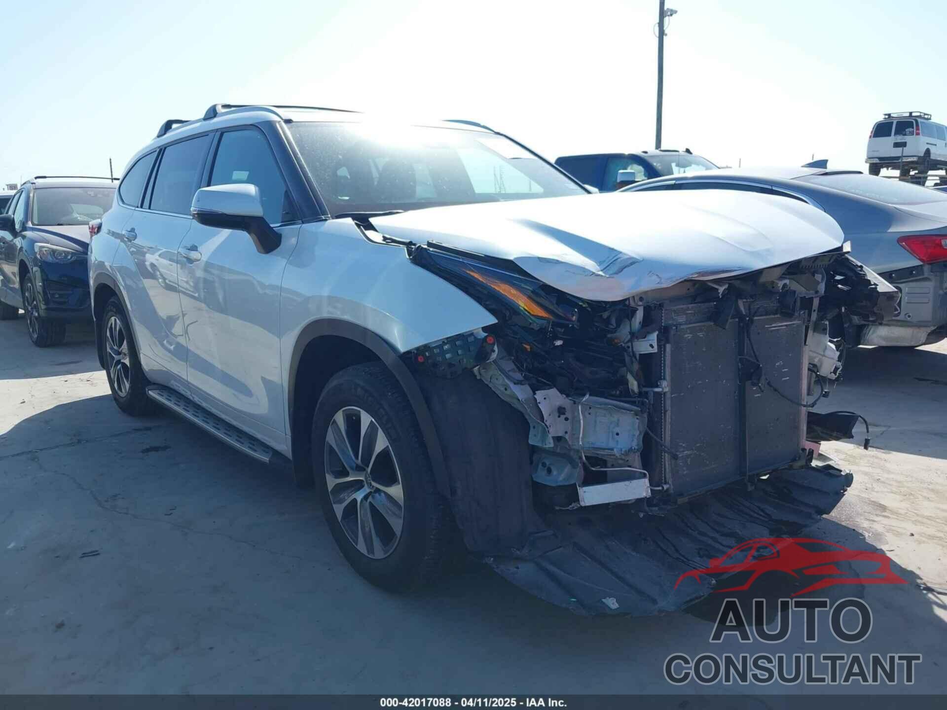 TOYOTA HIGHLANDER 2022 - 5TDGZRAH4NS552358
