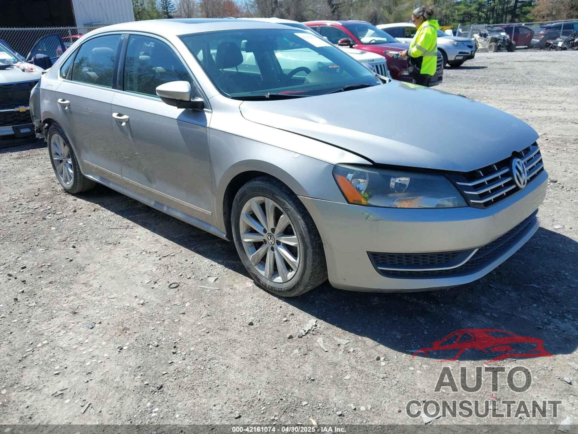 VOLKSWAGEN PASSAT 2012 - 1VWCP7A33CC067363