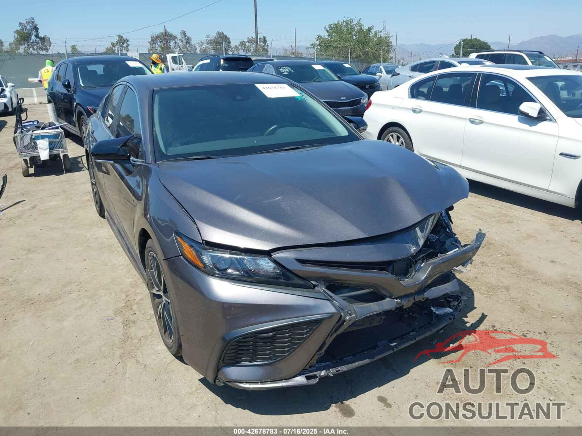 TOYOTA CAMRY 2023 - 4T1G11AKXPU802734