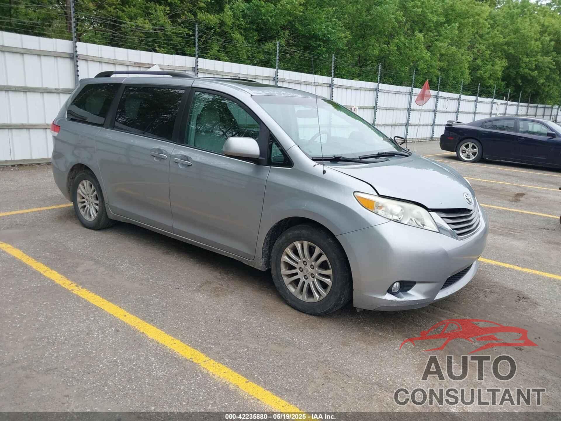 TOYOTA SIENNA 2011 - 5TDYK3DC3BS067744