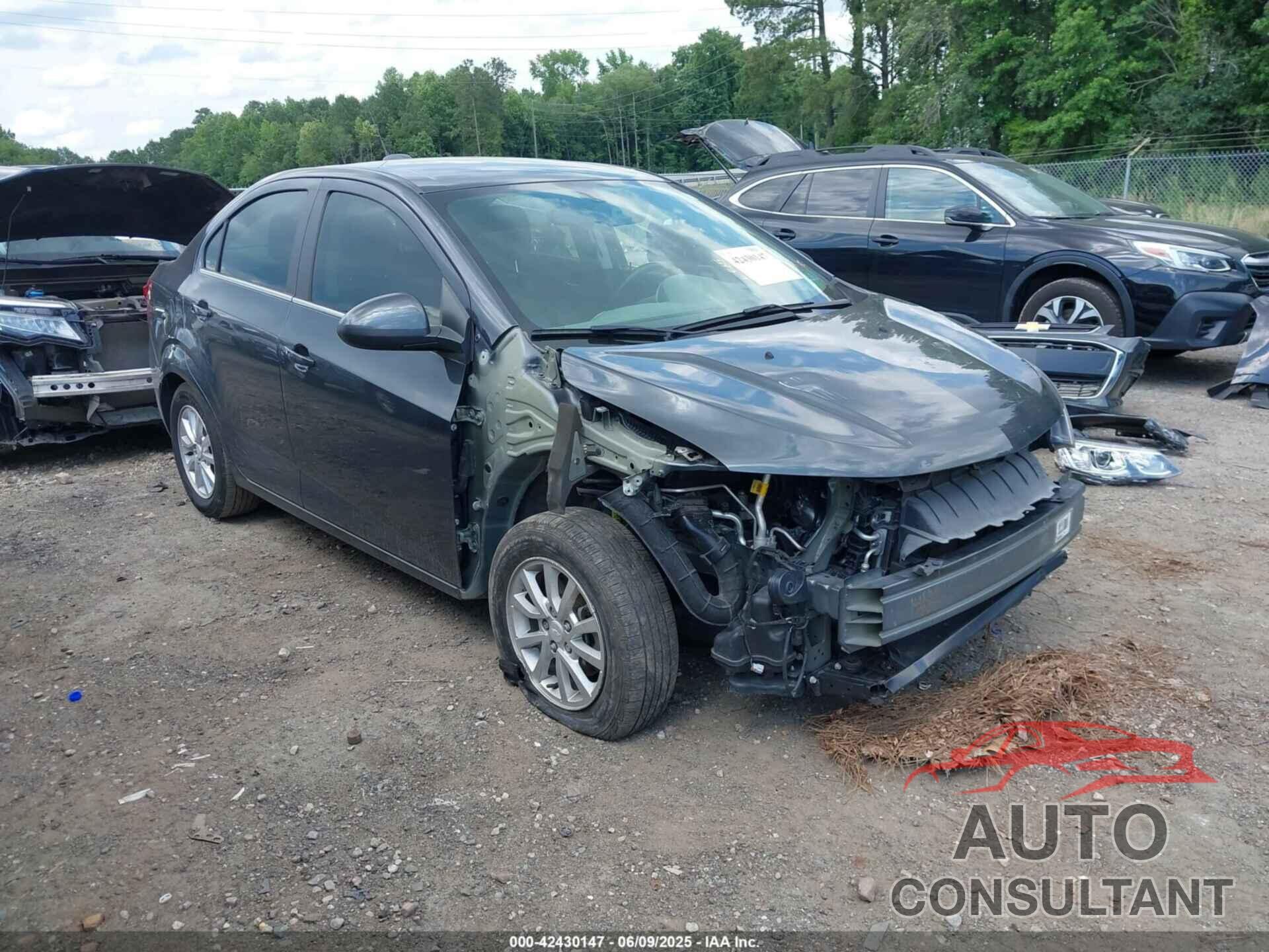 CHEVROLET SONIC 2018 - 1G1JD5SH4J4125577