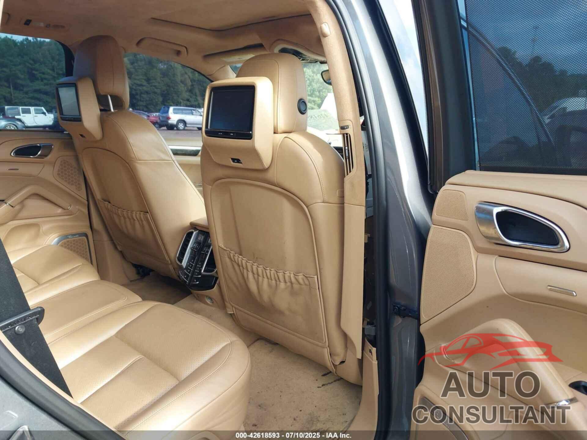 PORSCHE CAYENNE 2012 - WP1AC2A29CLA81105
