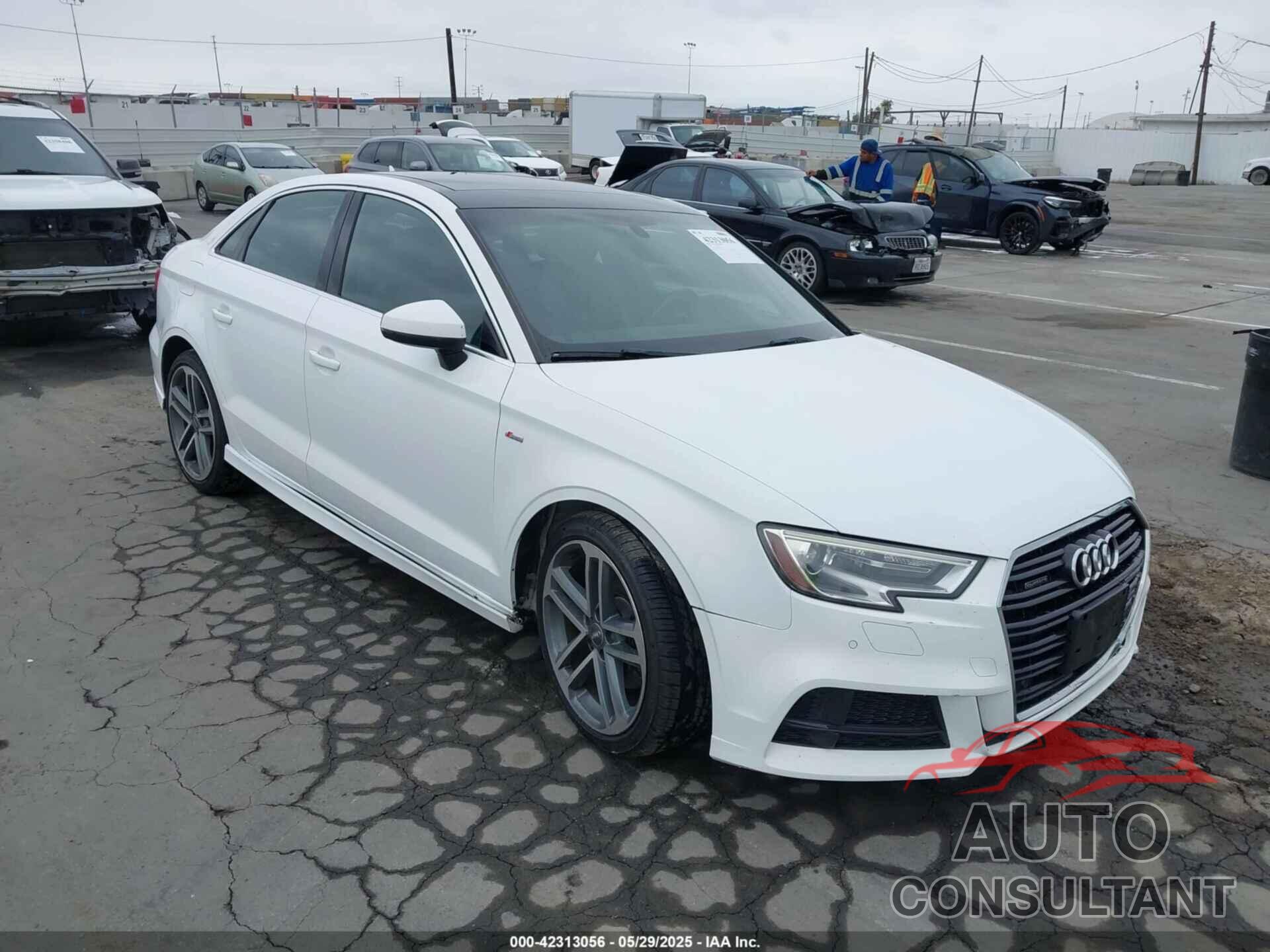 AUDI A3 2017 - WAUJ8HFFXH1047739