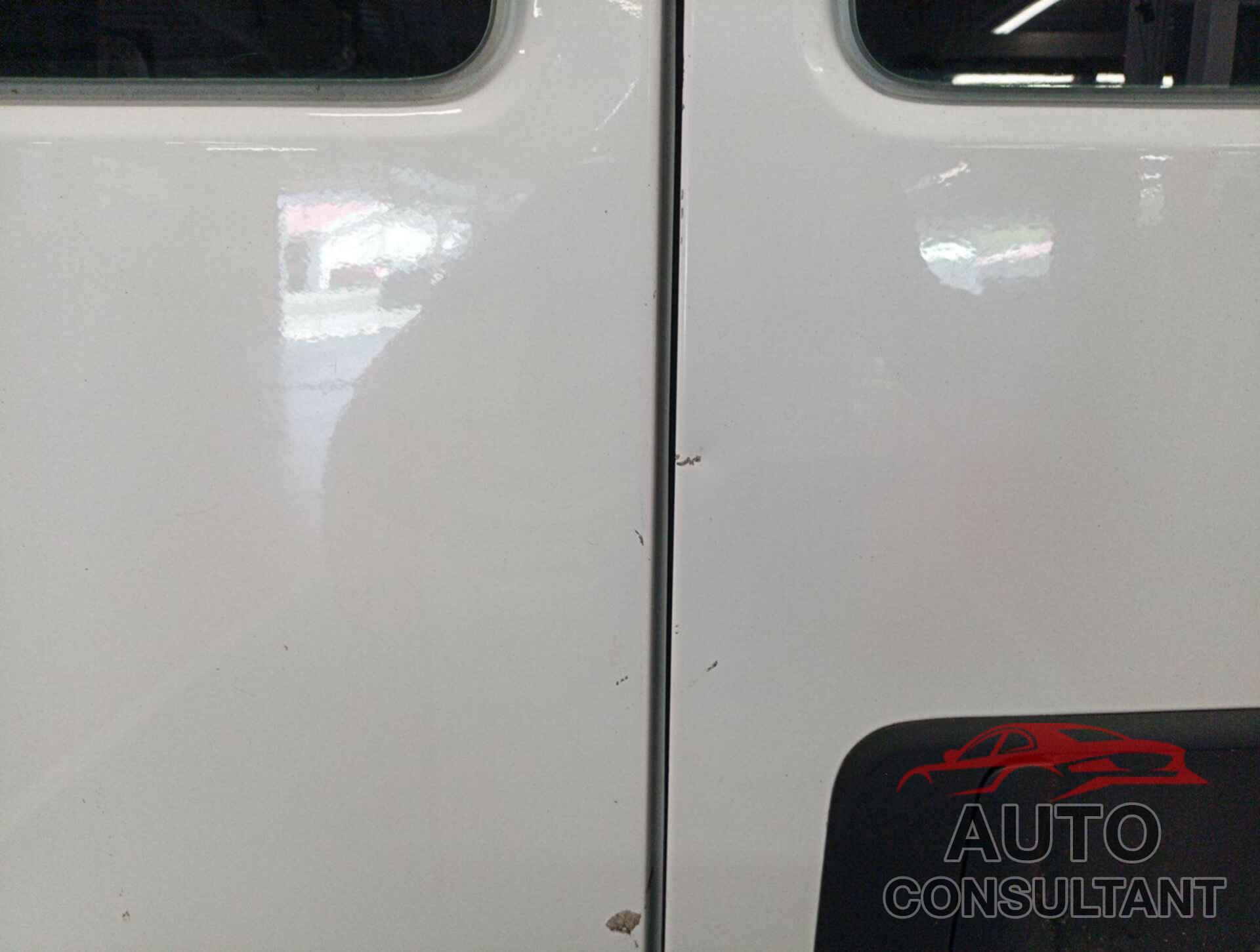 CHEVROLET EXPRESS 2500 2018 - 1GCWGAFG0J1180558