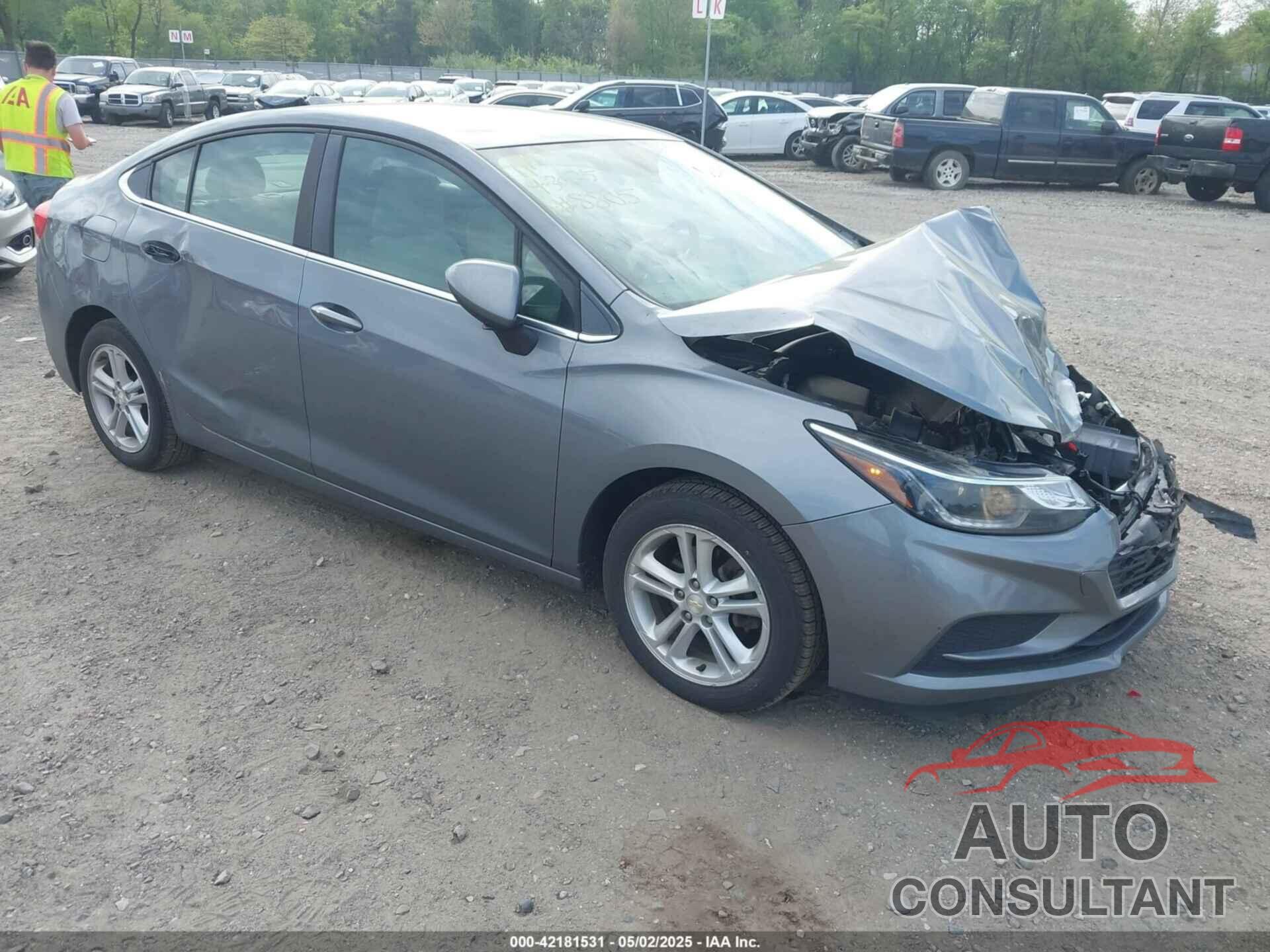 CHEVROLET CRUZE 2018 - 1G1BE5SM3J7184665