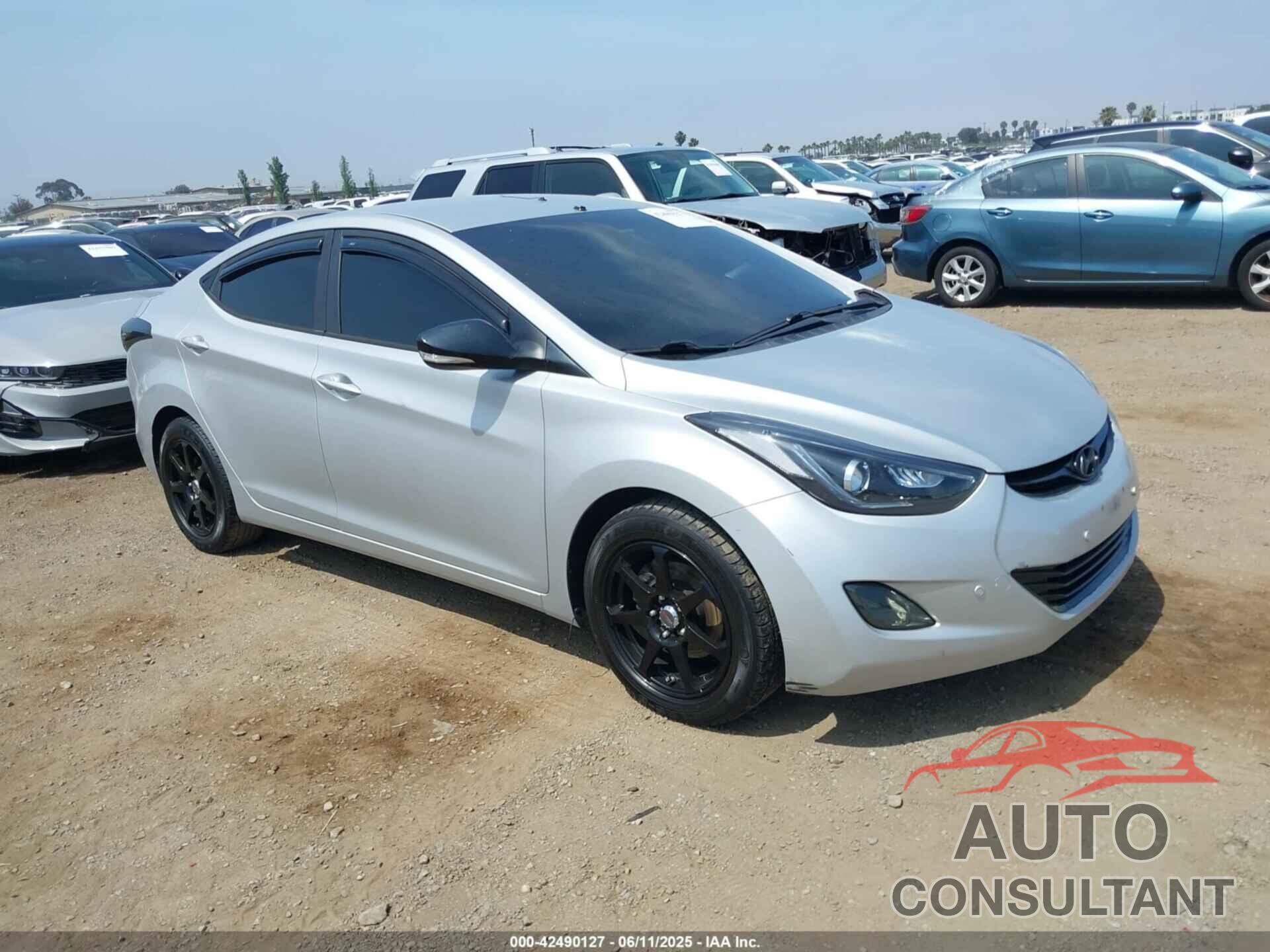 HYUNDAI ELANTRA 2012 - KMHDH4AE6CU341309