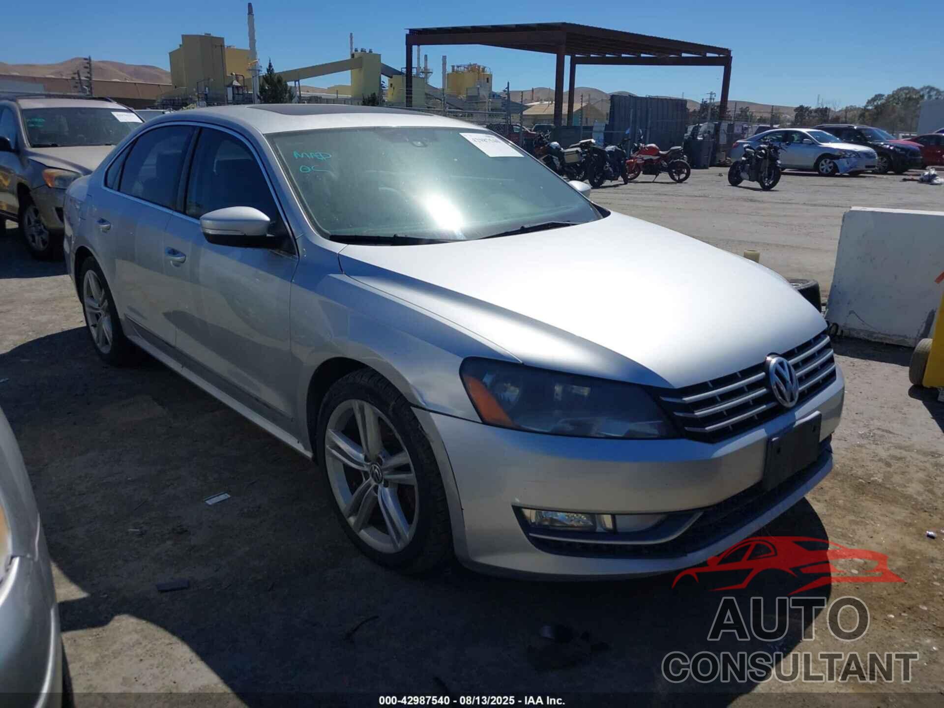 VOLKSWAGEN PASSAT 2013 - 1VWCN7A36DC052282