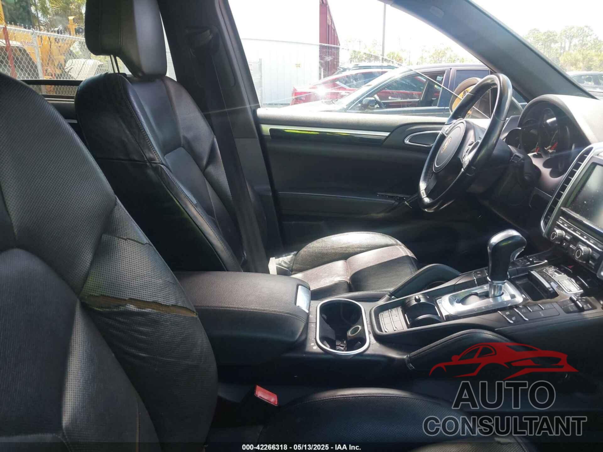 PORSCHE CAYENNE 2012 - WP1AA2A21CLA02418