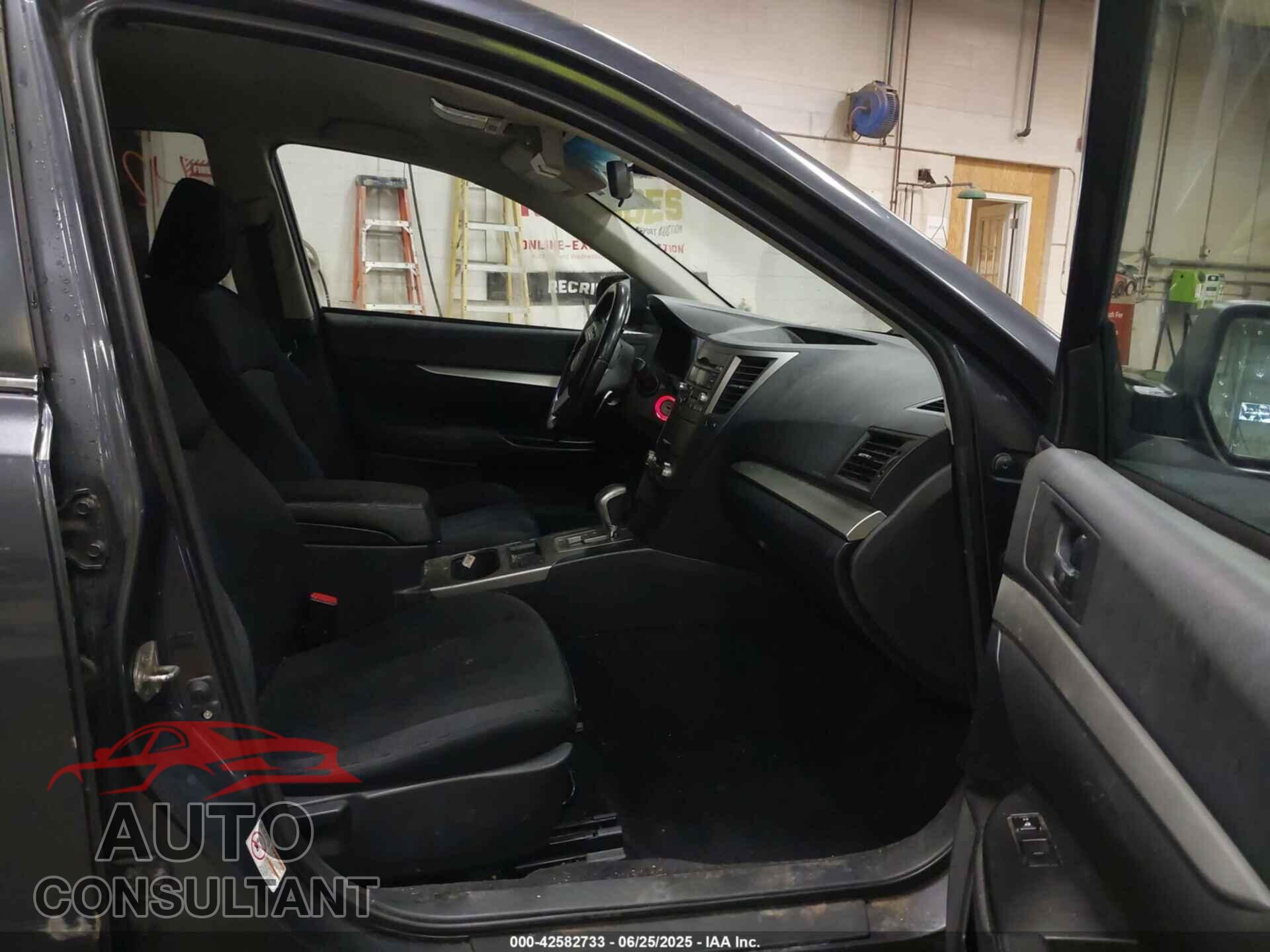 SUBARU OUTBACK 2011 - 4S4BRBCC2B3355538