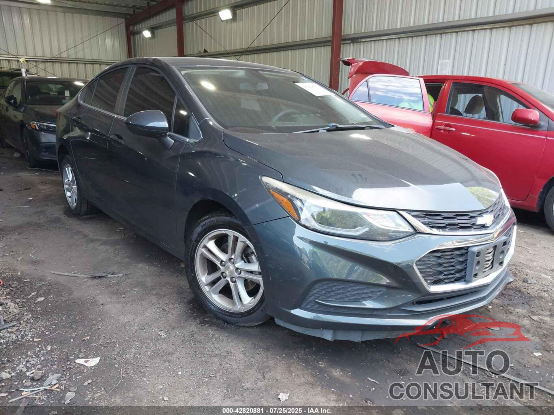 CHEVROLET CRUZE 2018 - 1G1BE5SM3J7111943